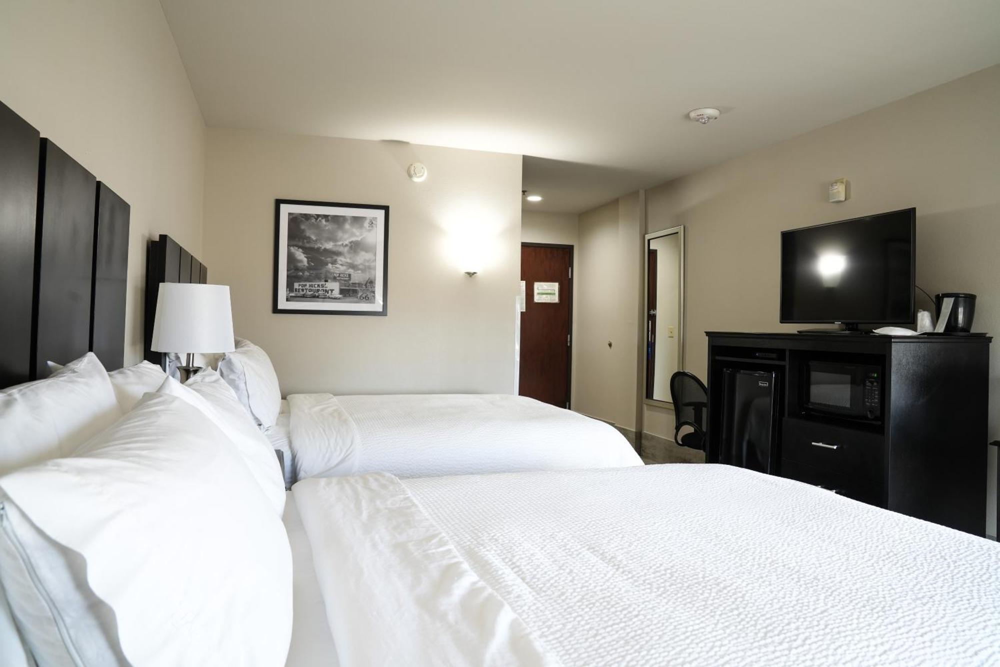 Suite Two Queen Beds