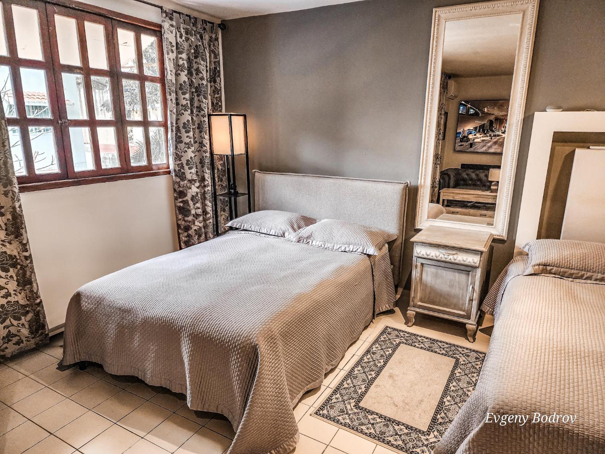 Suite,1646367882:JPEG