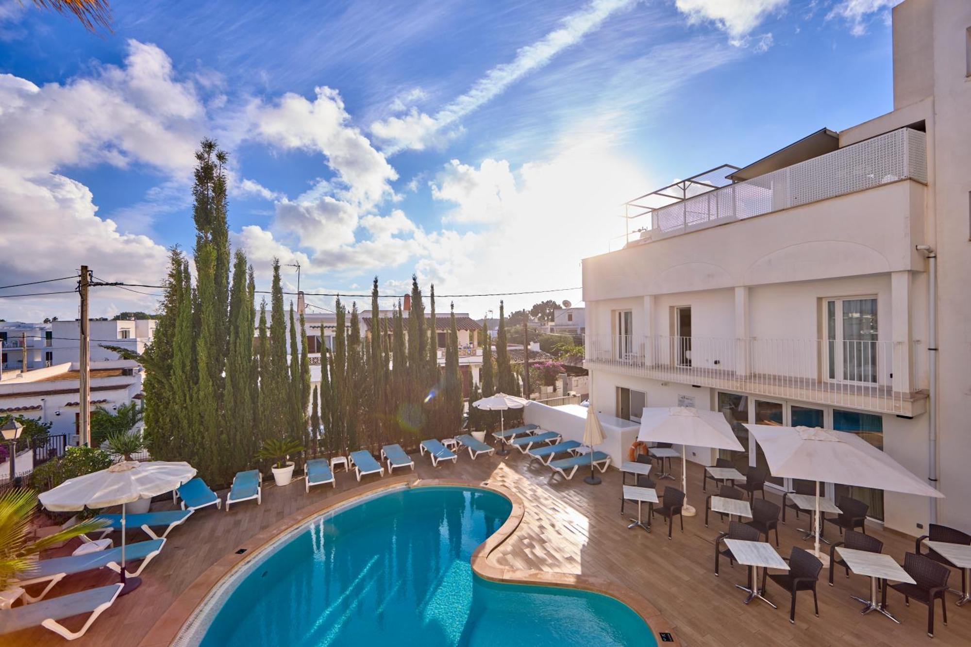 Double Room Pool View