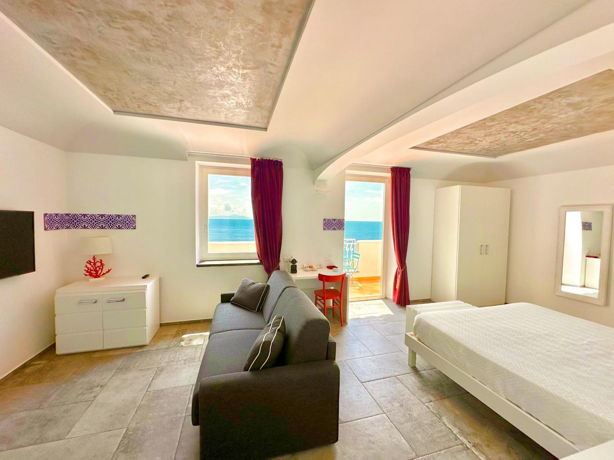 Deluxe Suite Balcony Sea View