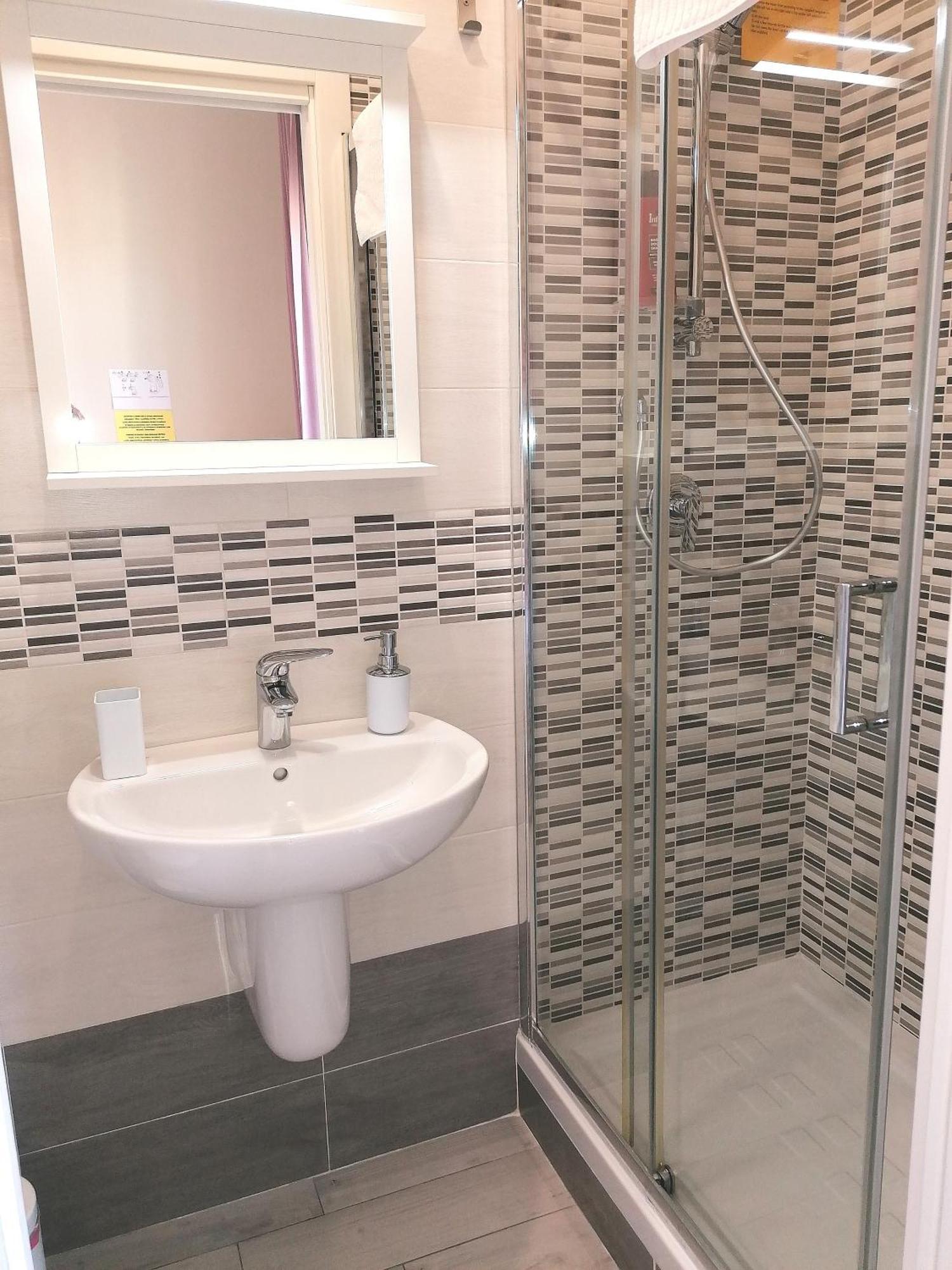 Double Room Private Bathroom