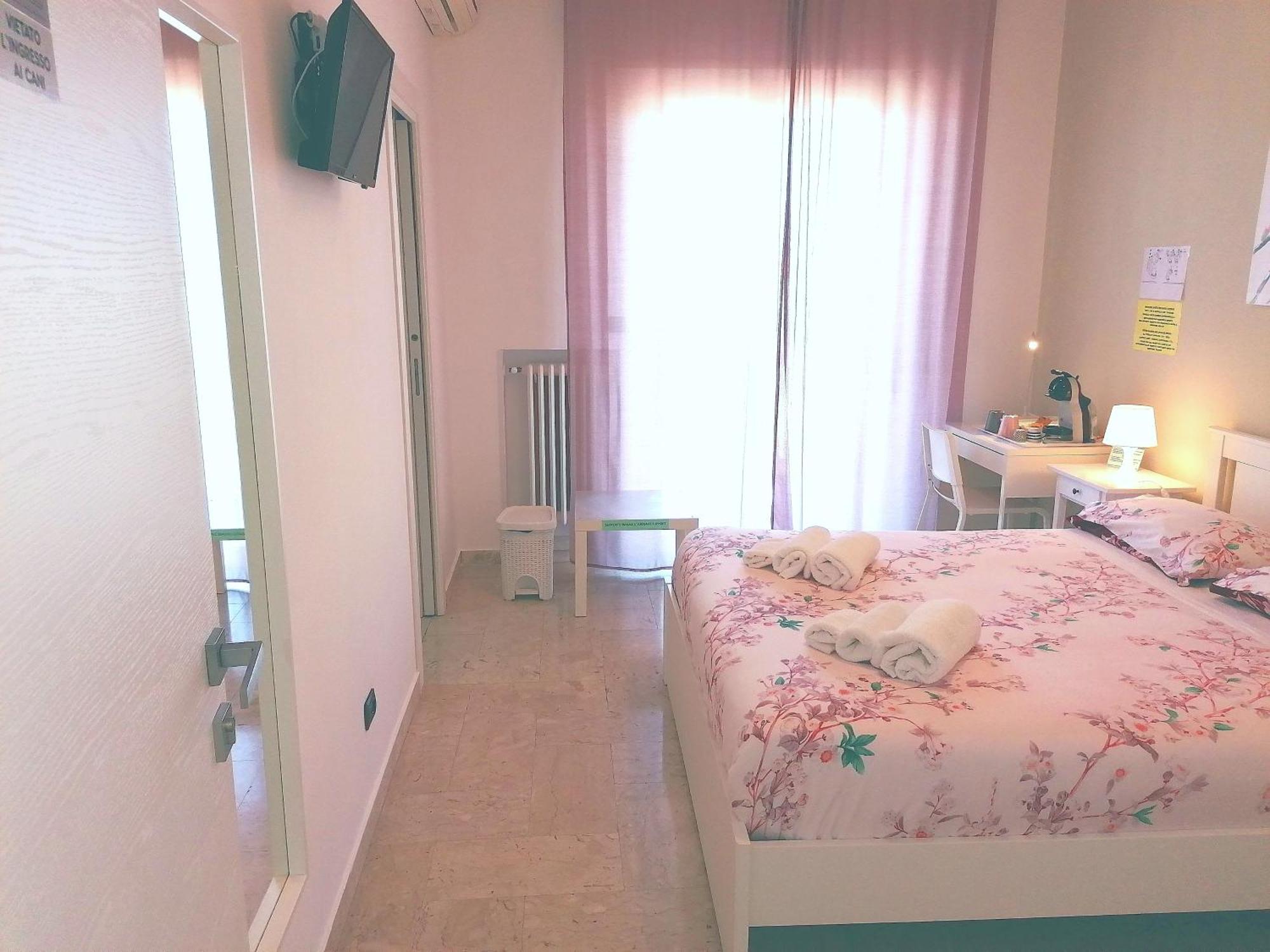 Double Room Private Bathroom