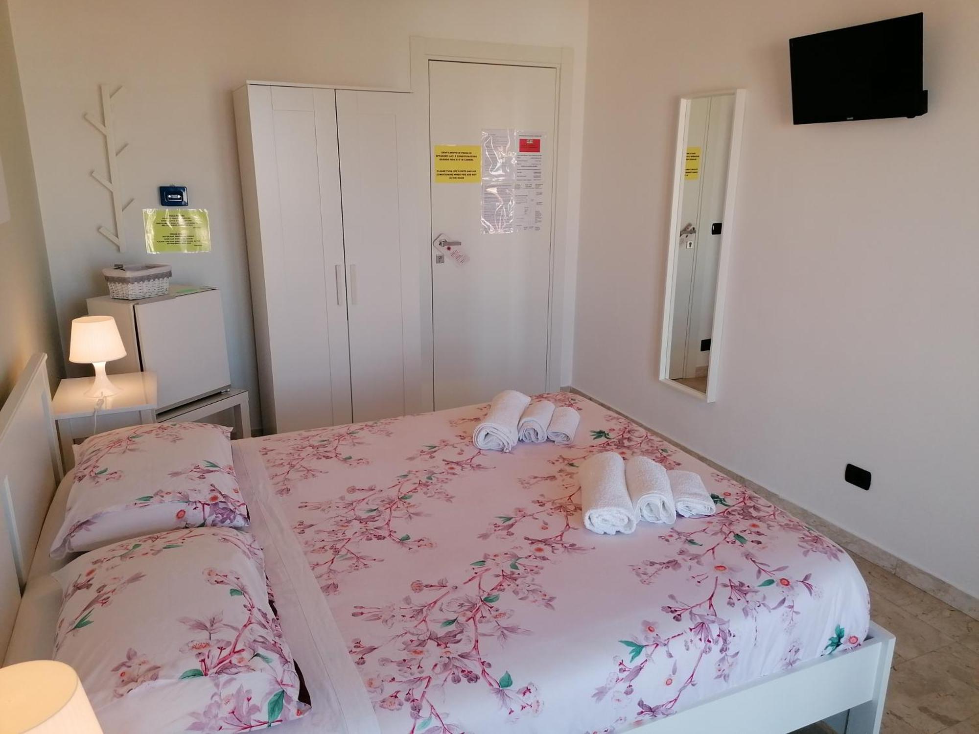 Double Room Private Bathroom