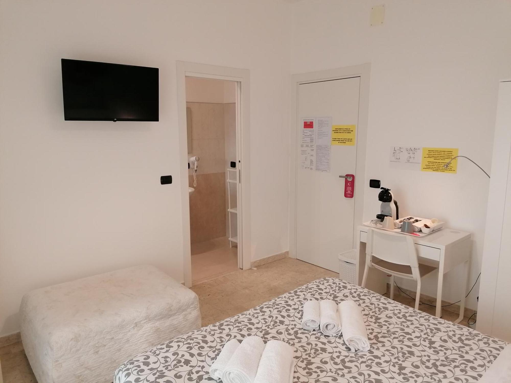 Double Room Private Bathroom