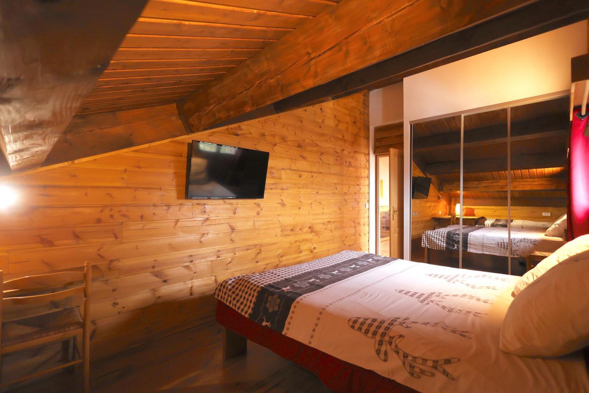 Quadruple Room Private External Bathroom
