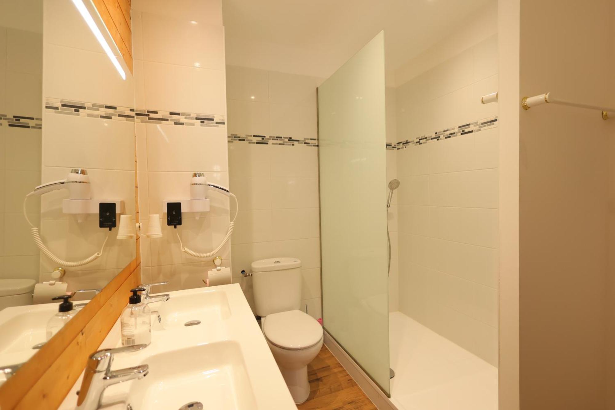 Double Room Private Bathroom