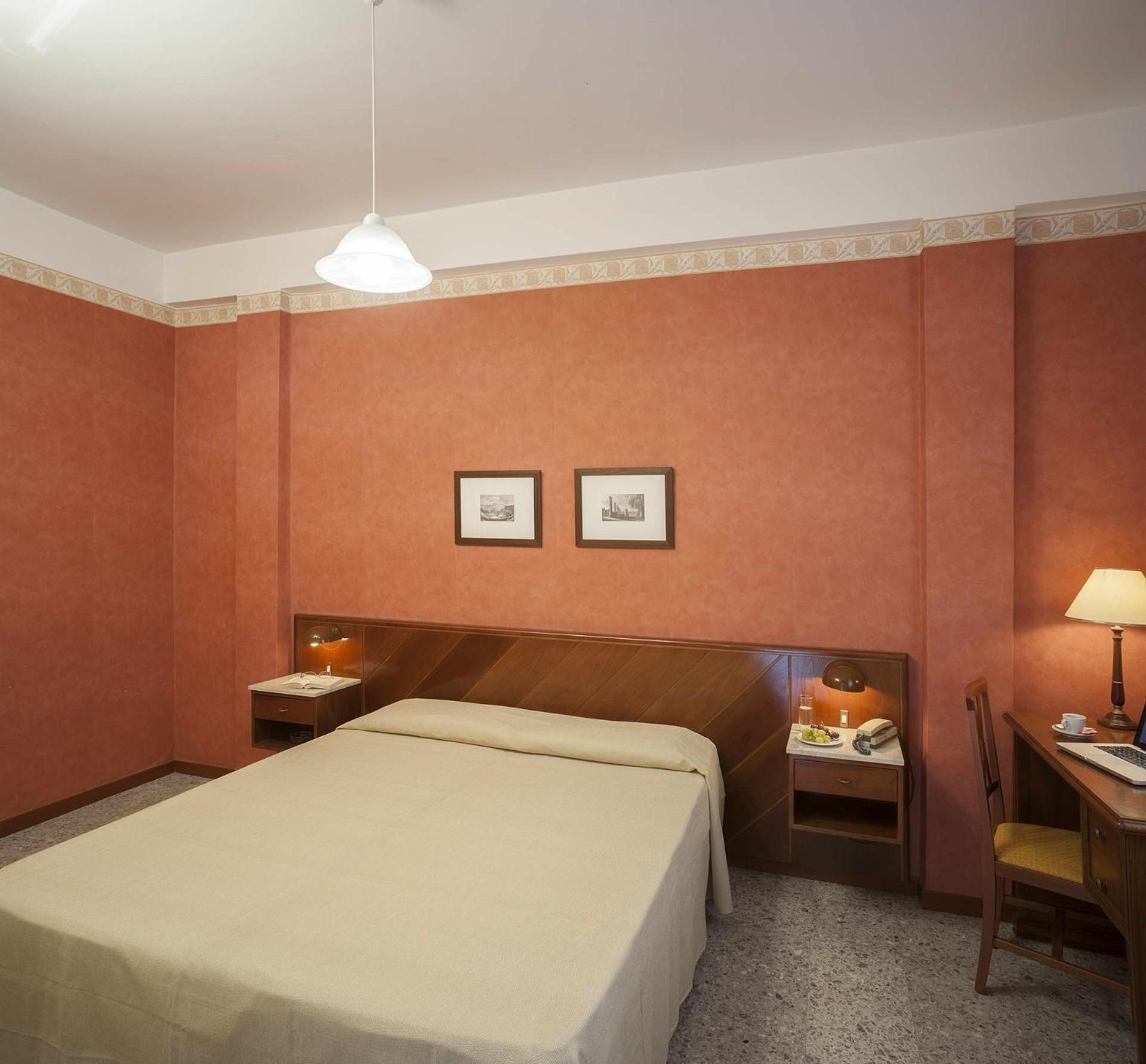 Economy Room