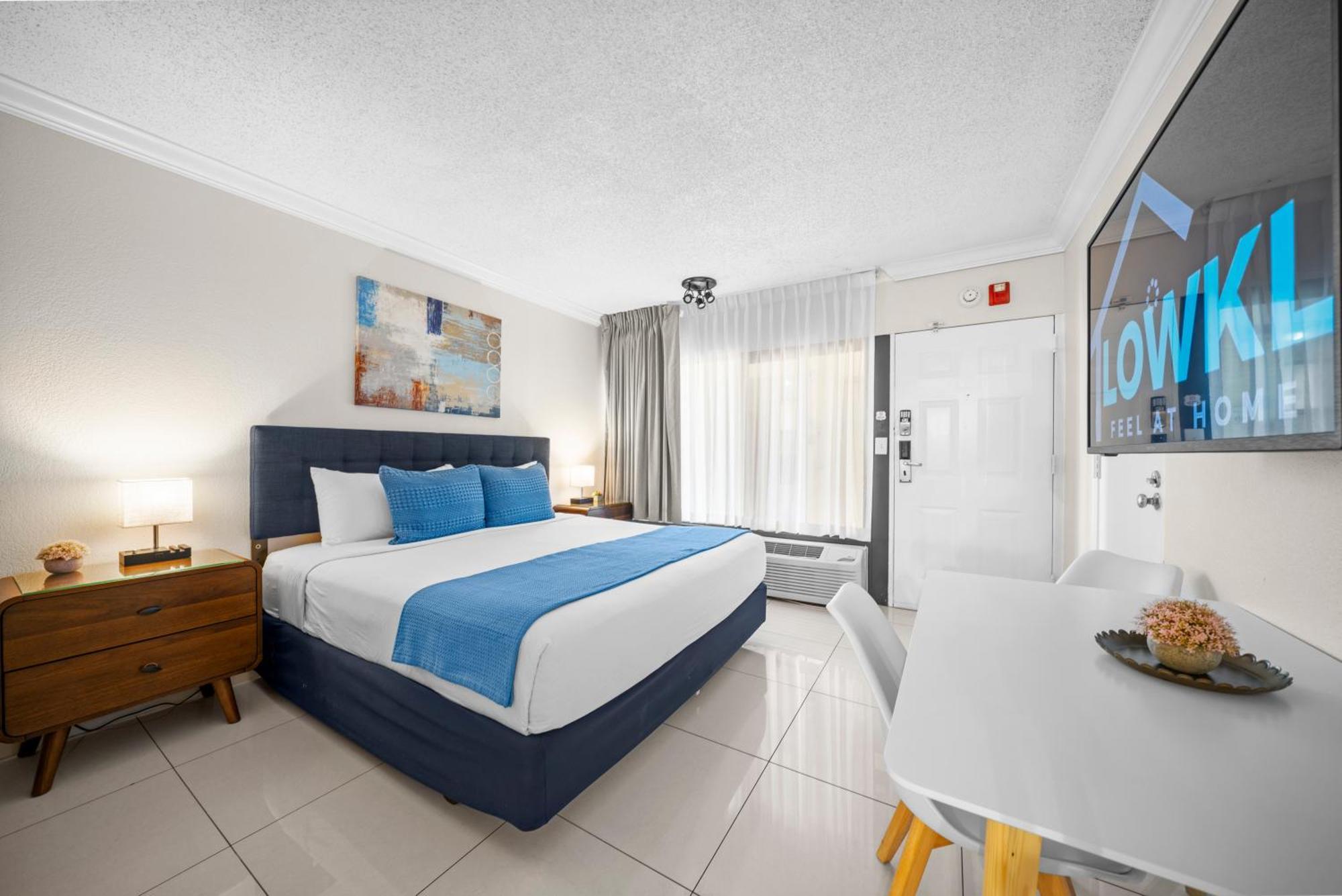 Standard Accessible Queen Room