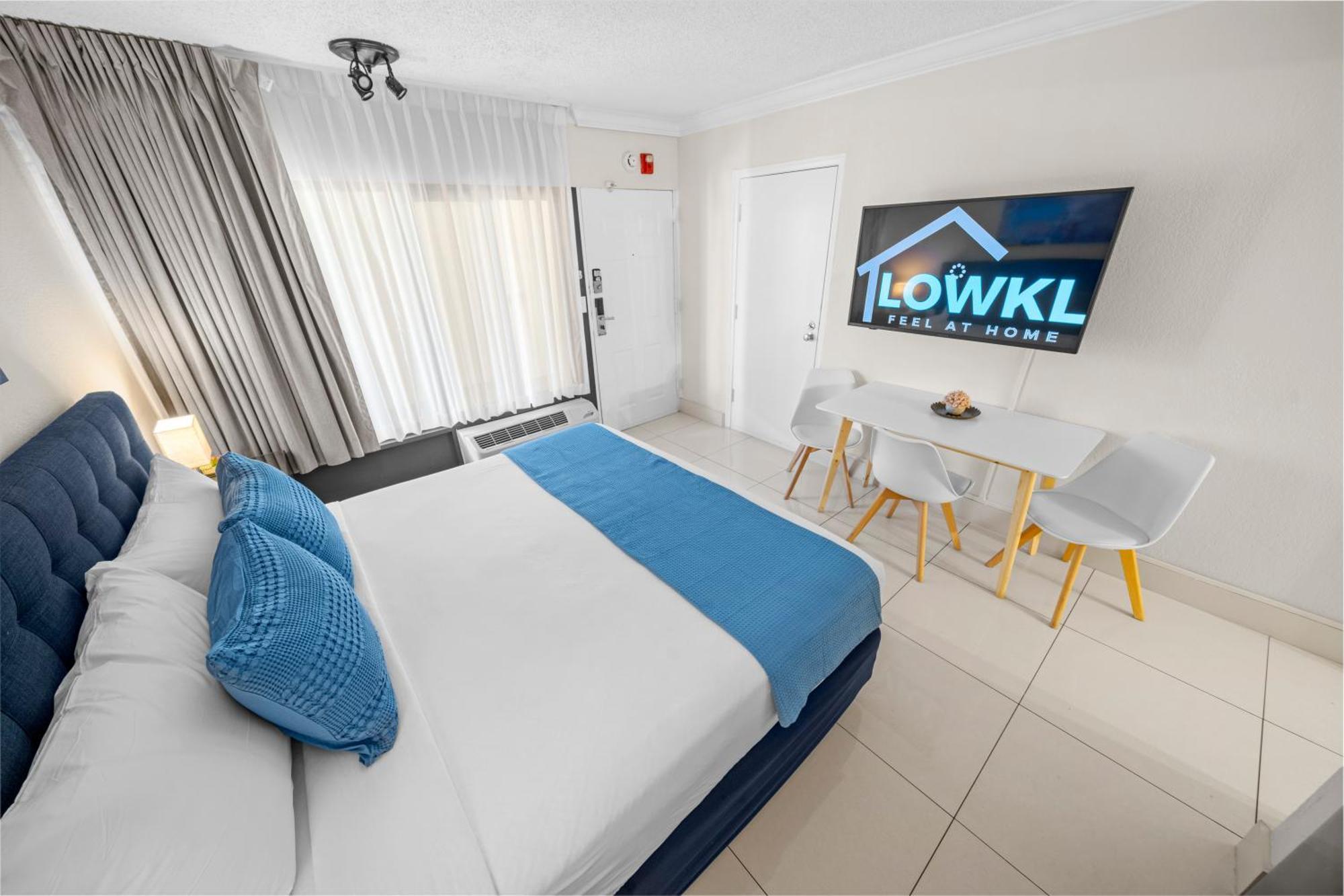 Standard Accessible Queen Room