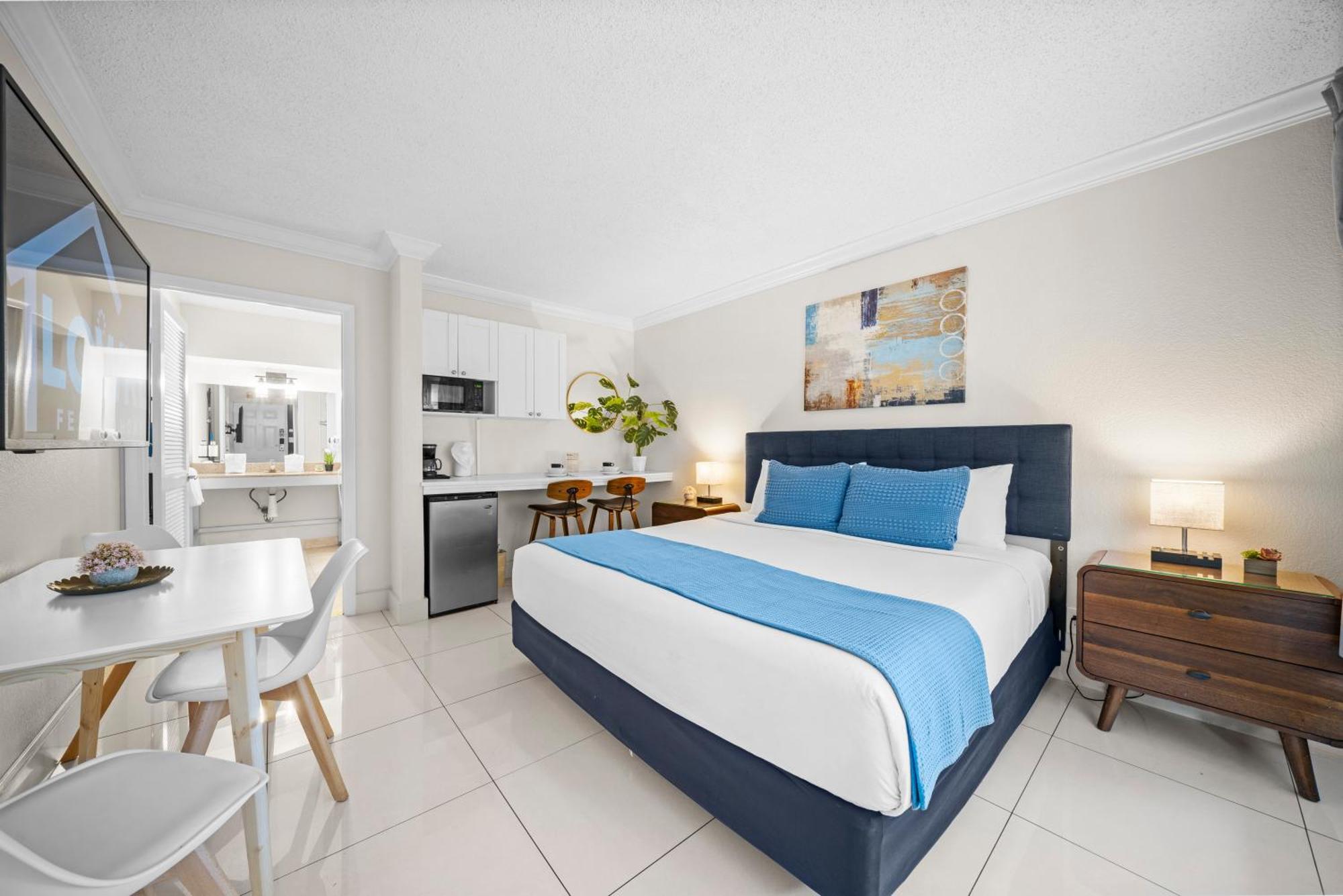 Standard Accessible Queen Room
