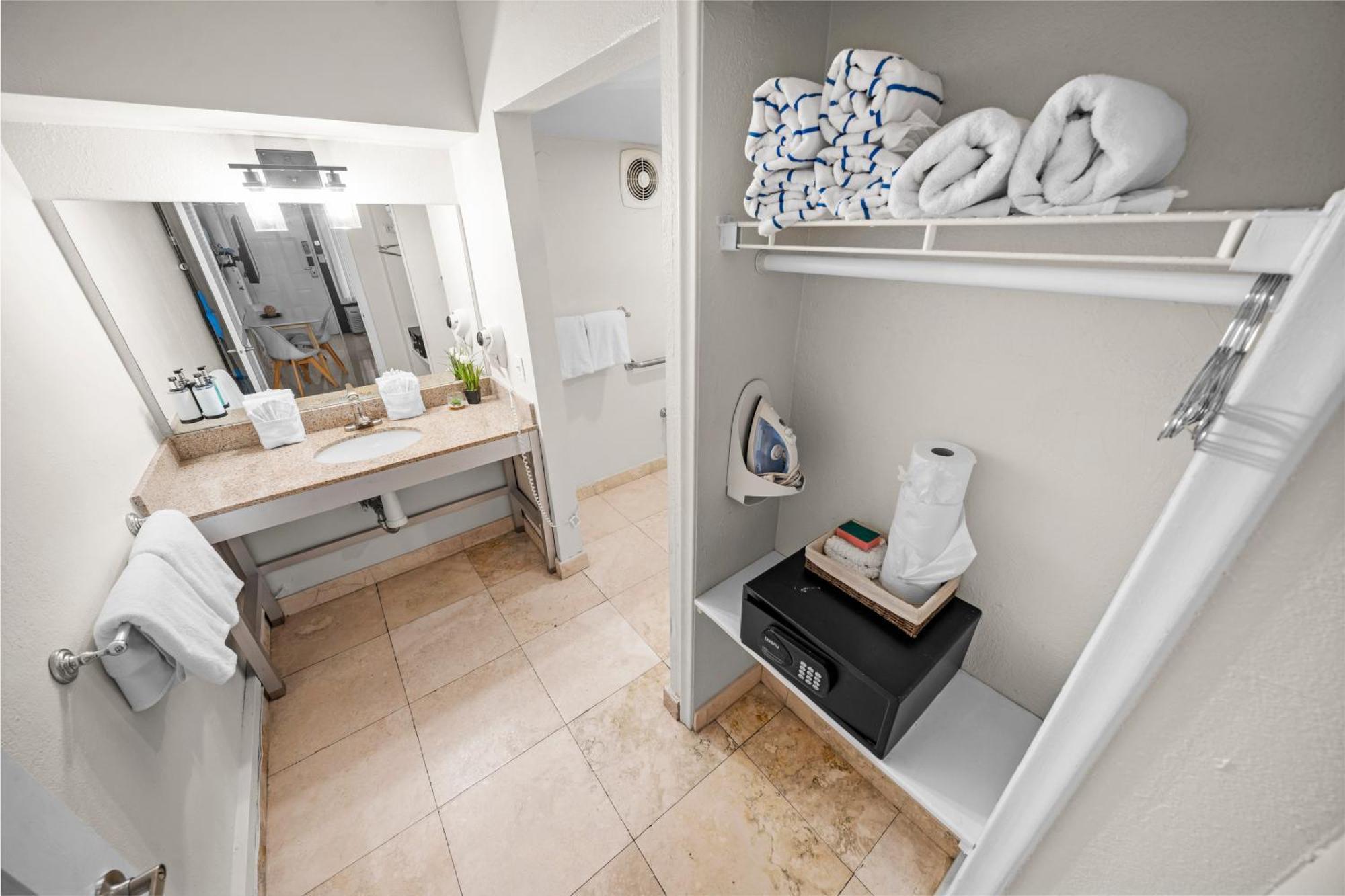 Standard Accessible Queen Room