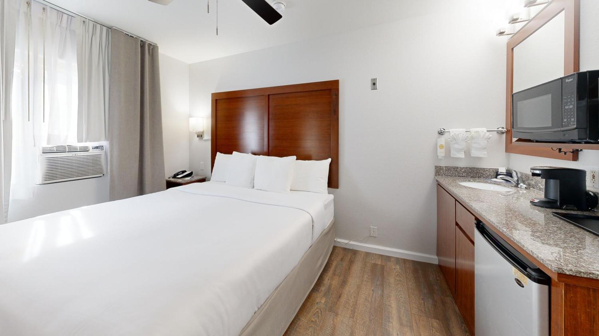 Standard Room One Double Bed Non-Smoking