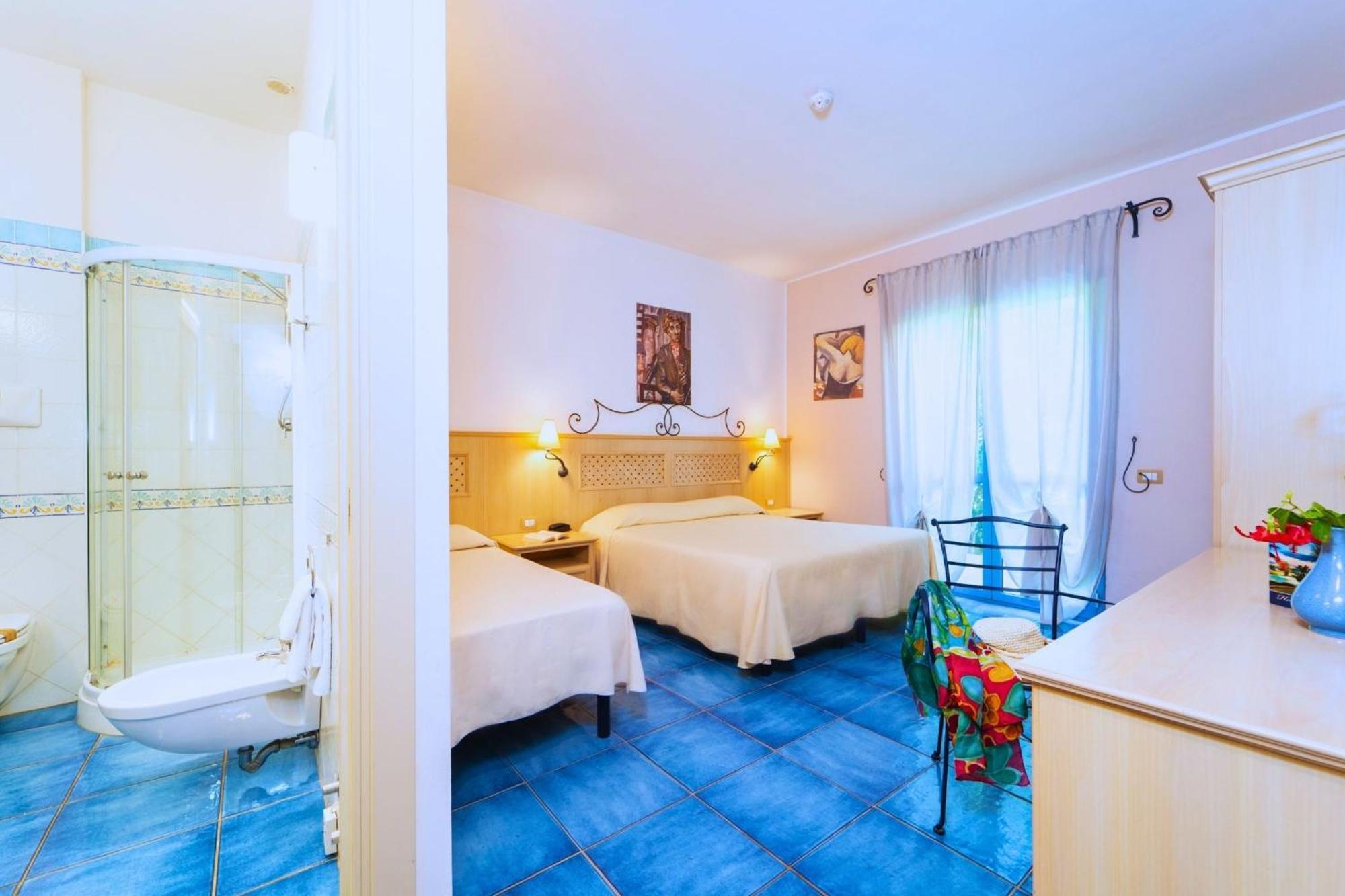 Triple Room