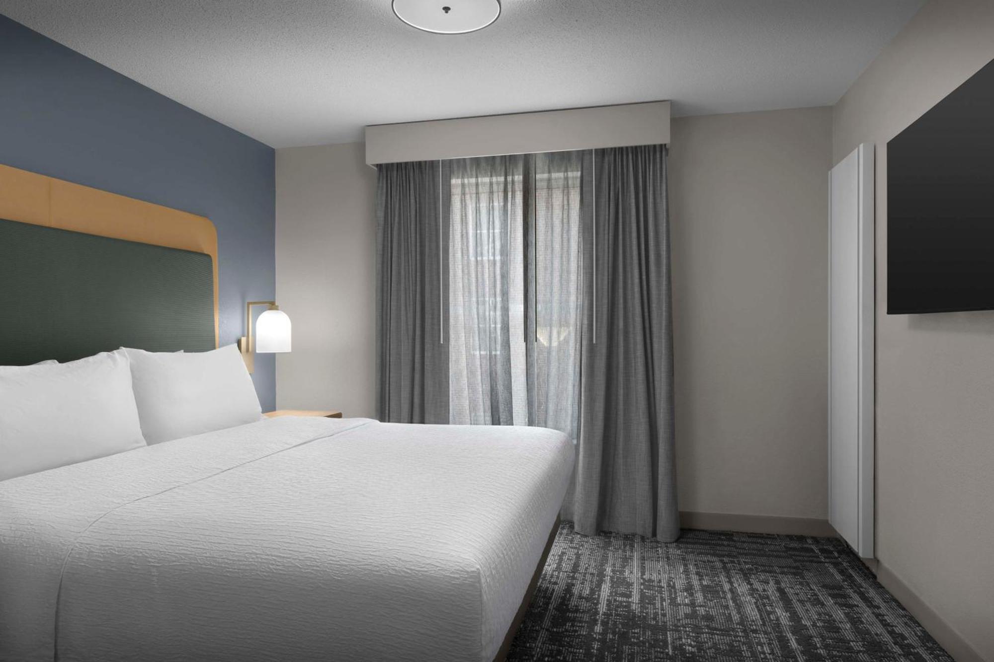 One-Bedroom King Suite
