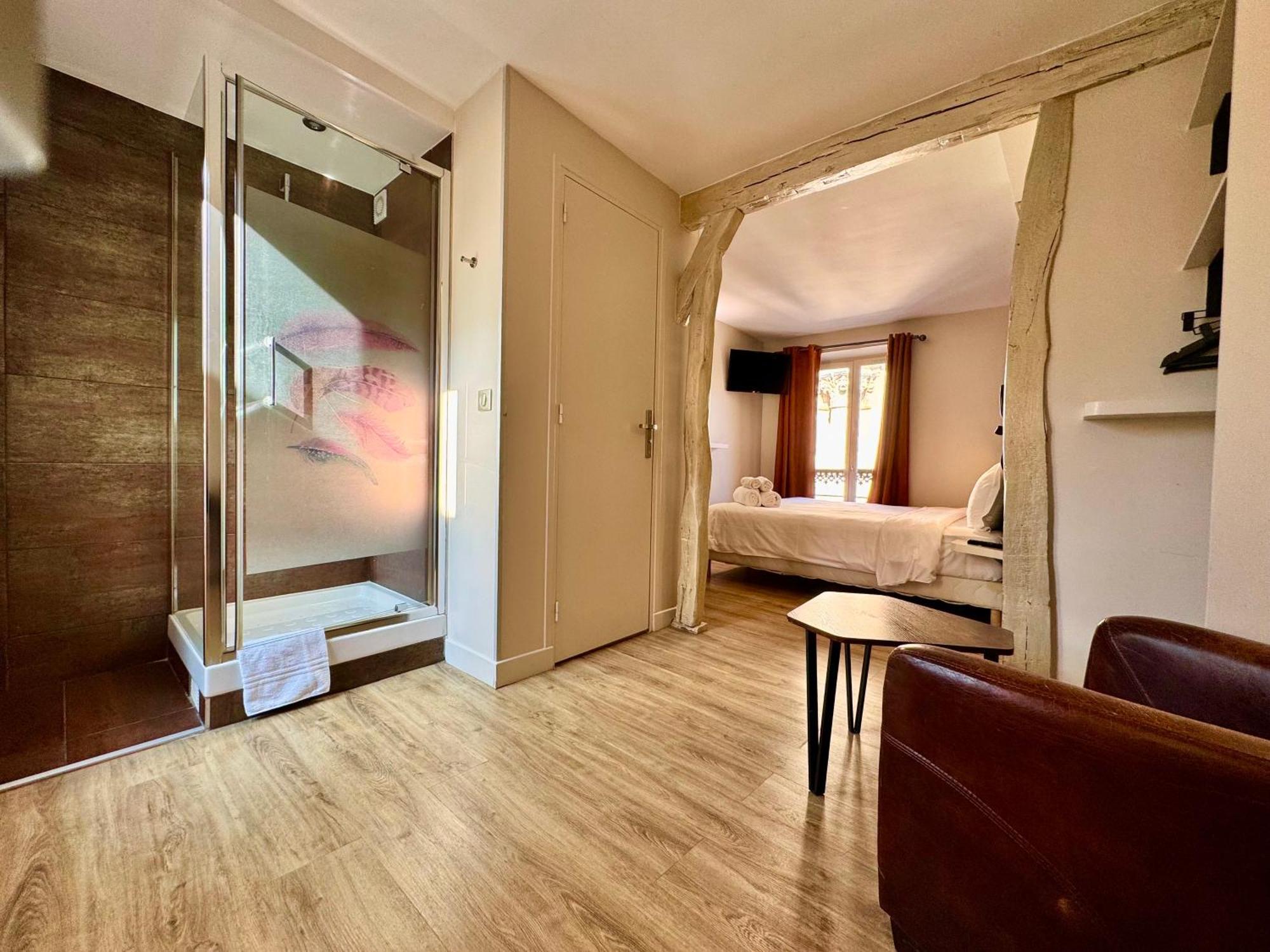 Room View Silver