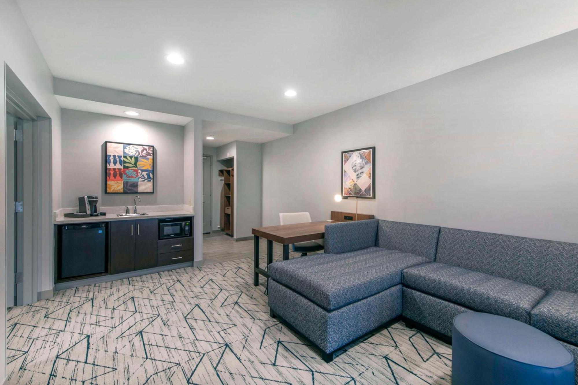 One-Bedroom King Suite Sofa Bed