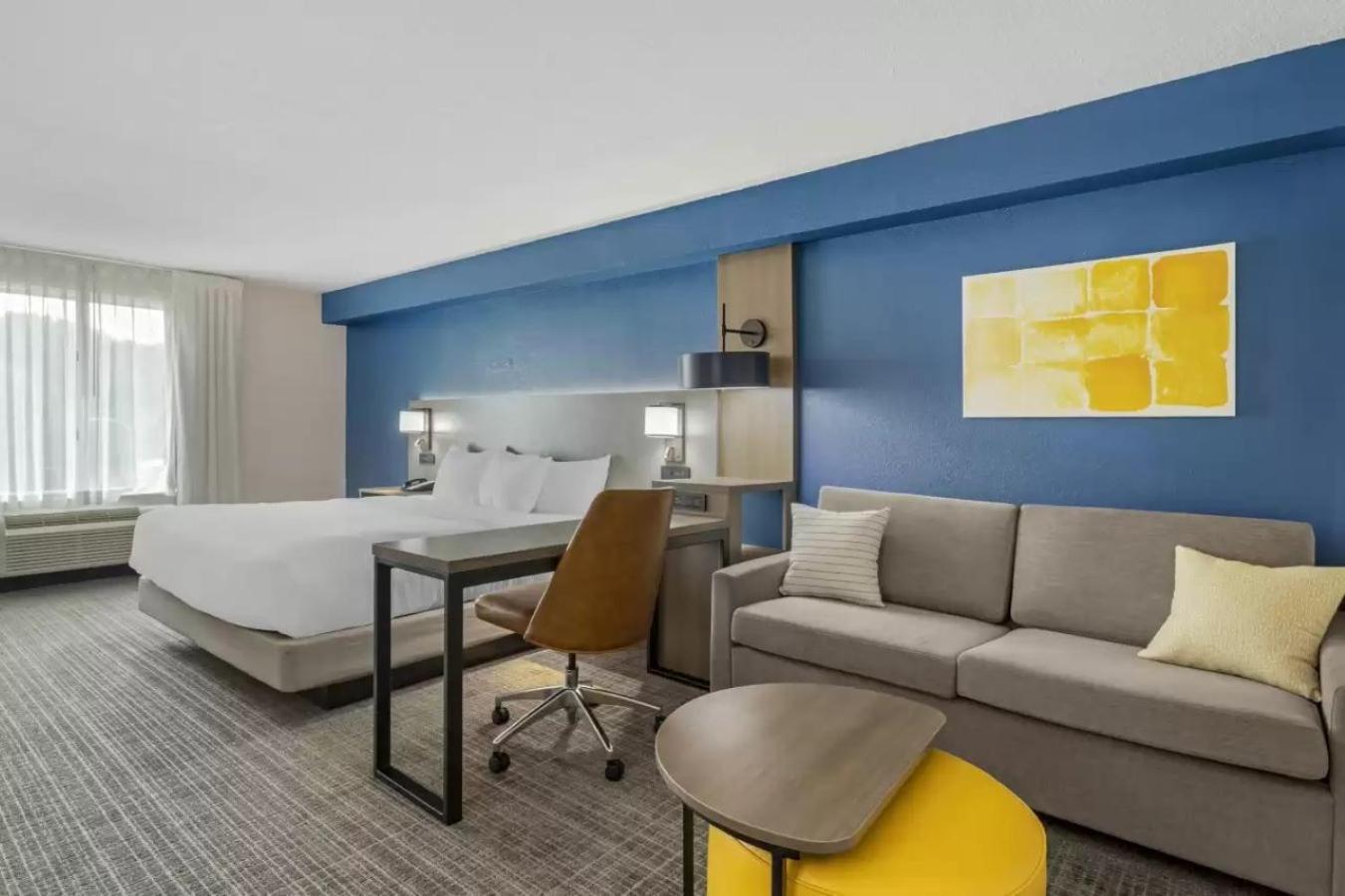 King Suite with Sofa Bed - Non-Smoking