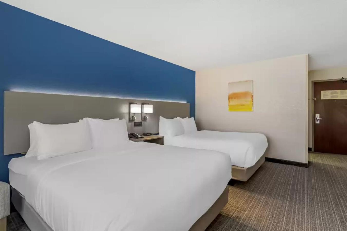 Standard Queen Room Two Queen Beds Non-Smoking