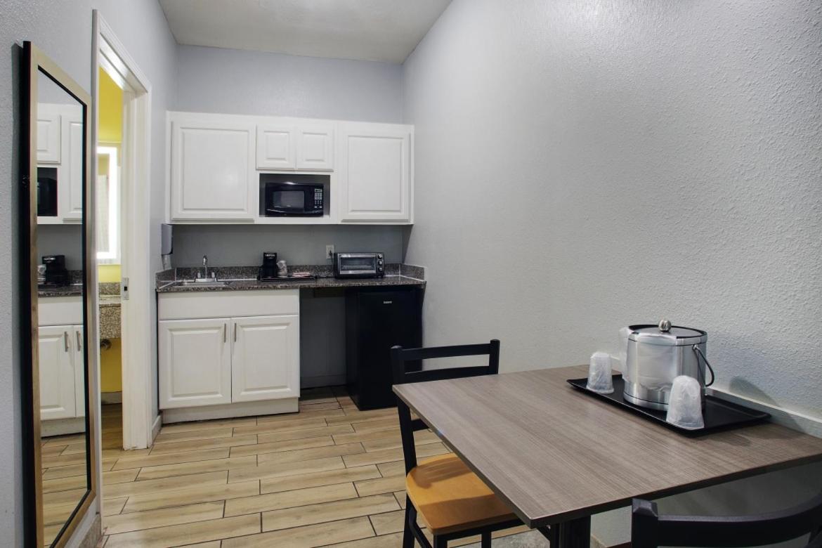 2 Queen Deluxe Suite 1st Floor