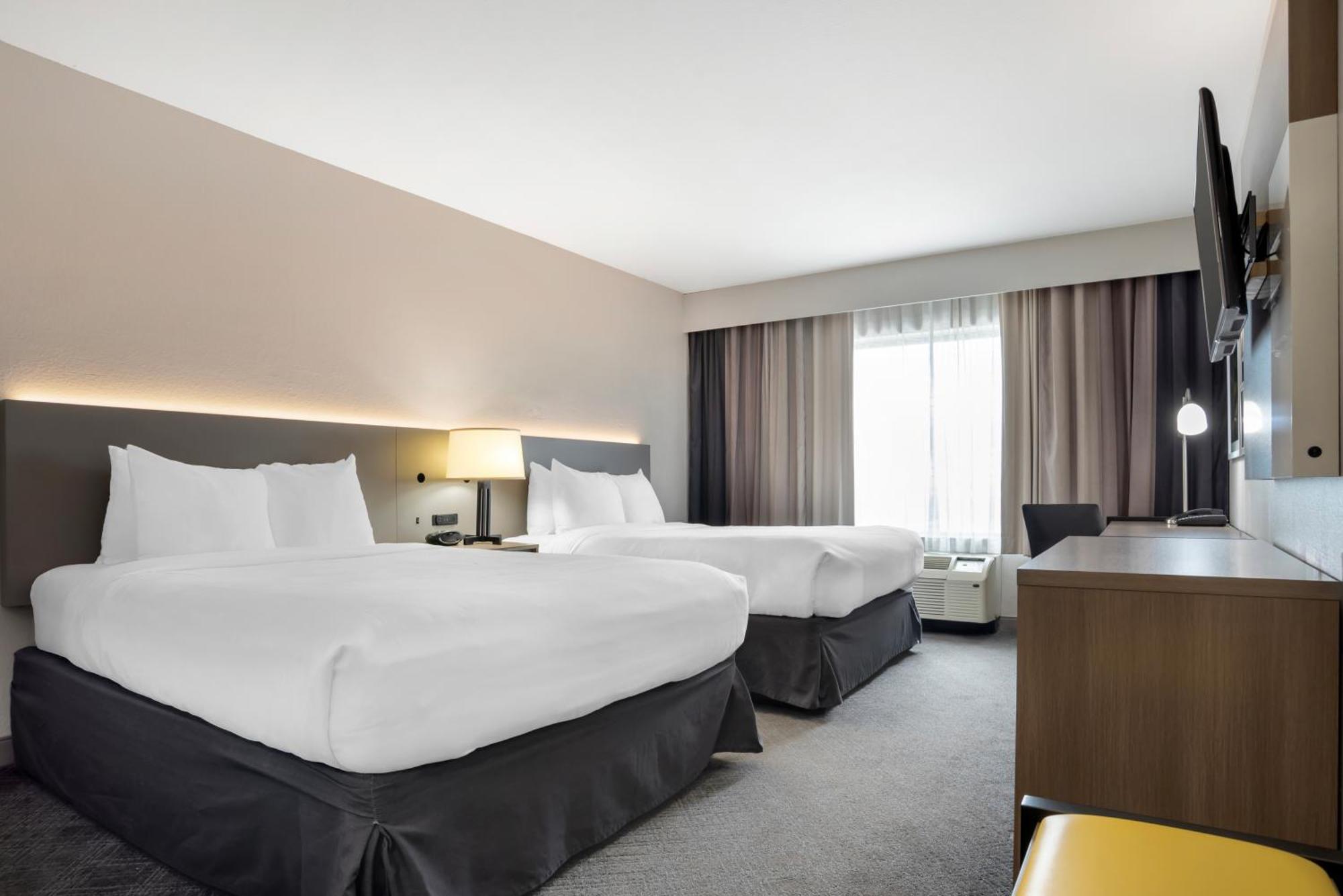 Queen Room with Two Queen Beds - Non-Smoking