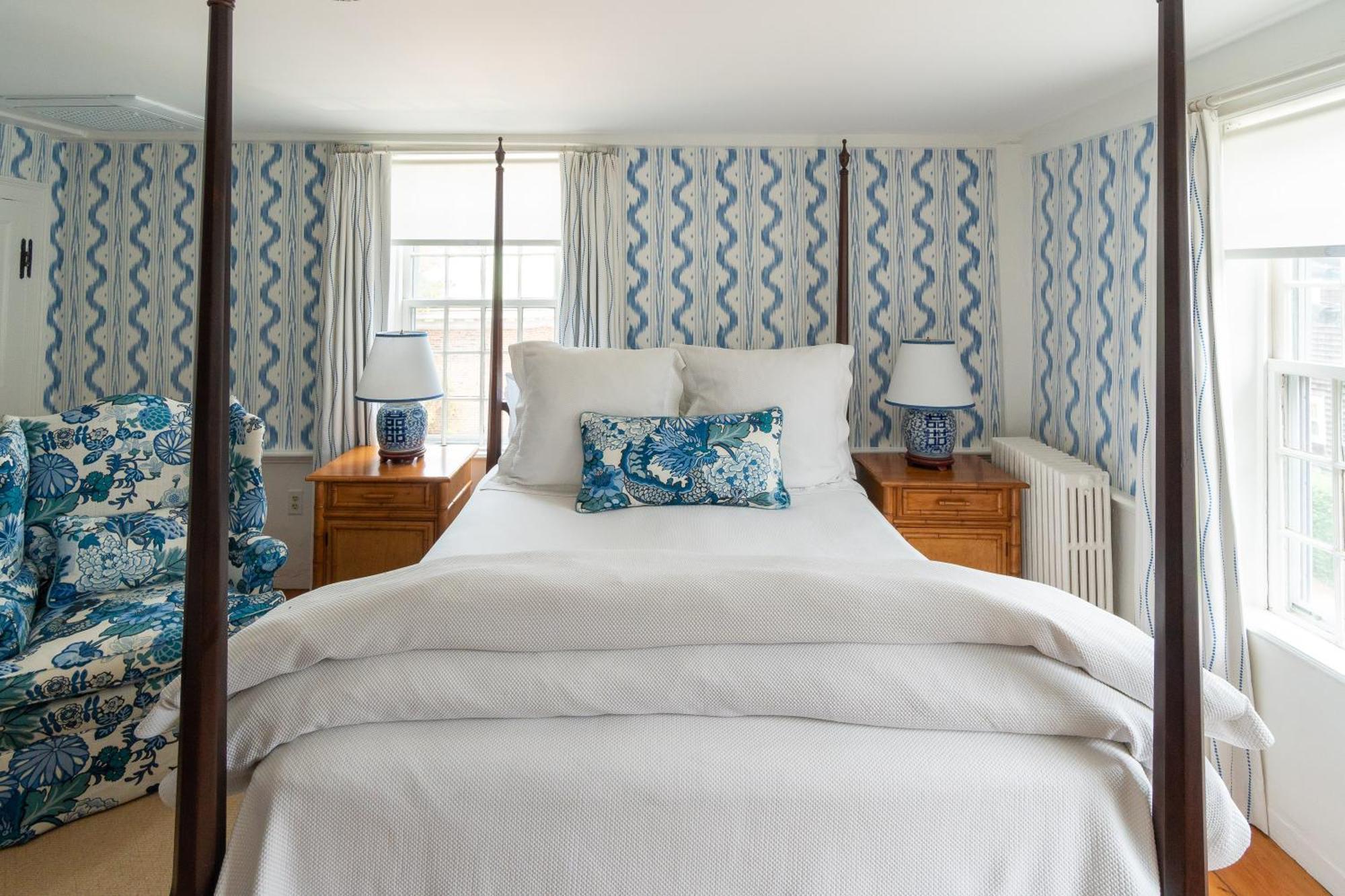 Corner Queen Room # 5