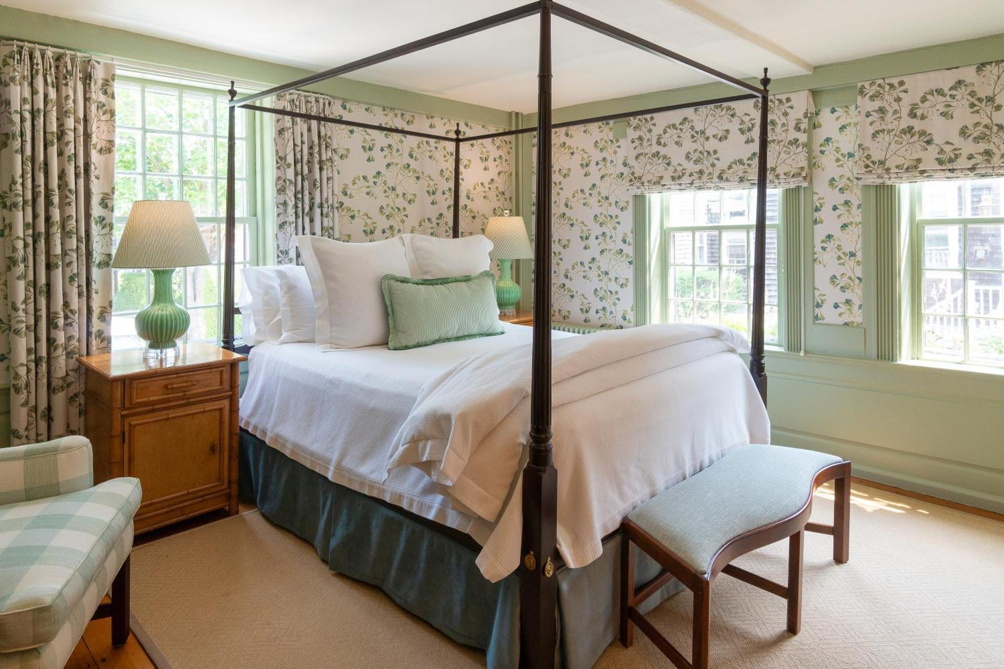 Corner Queen Room # 1