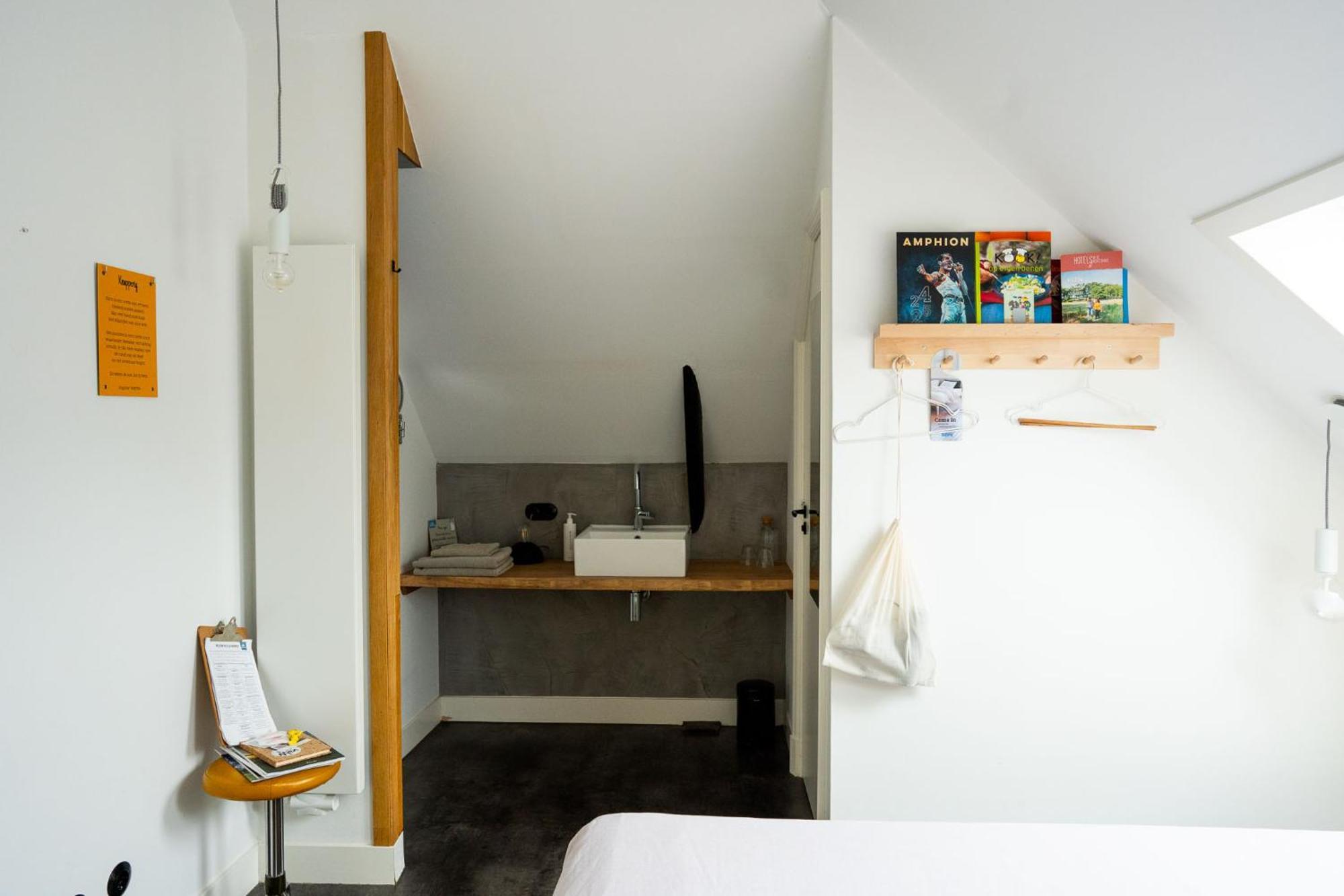 Standard Double Room Sour Room