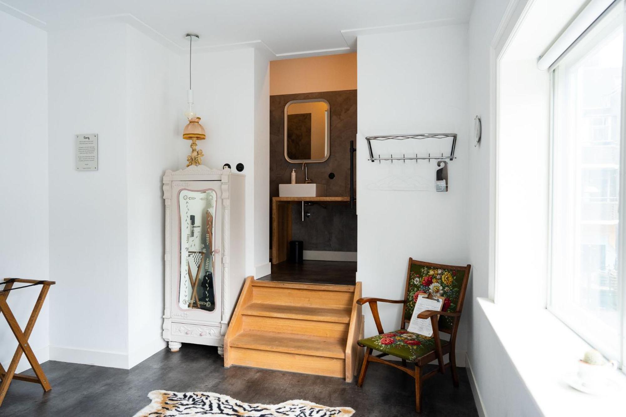 Large Double Room Tasteless Room