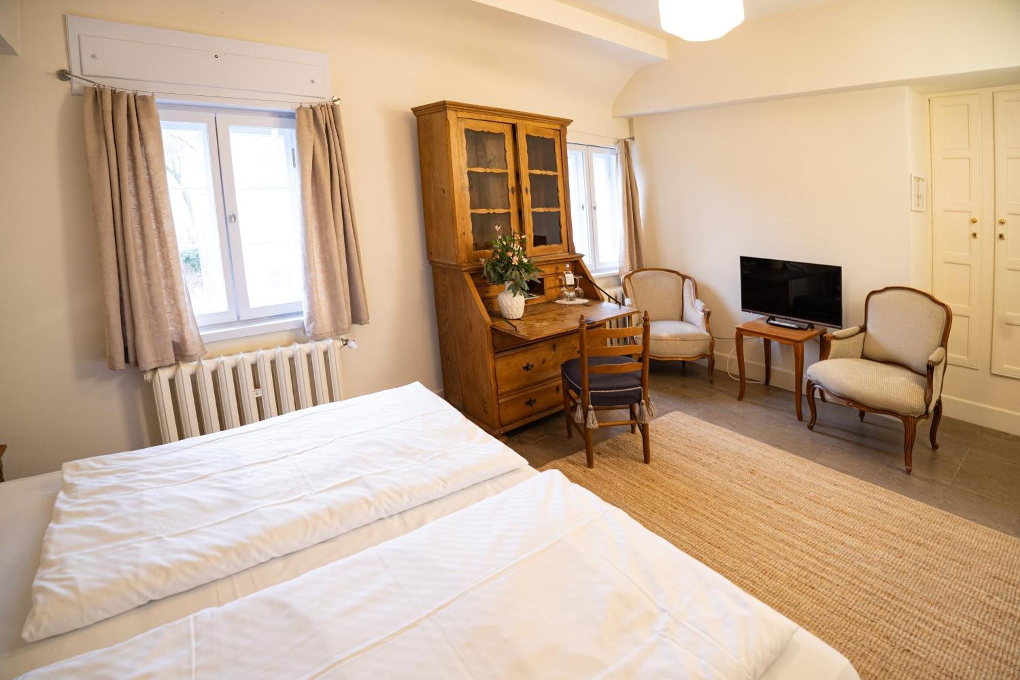 Double Room Private Bathroom