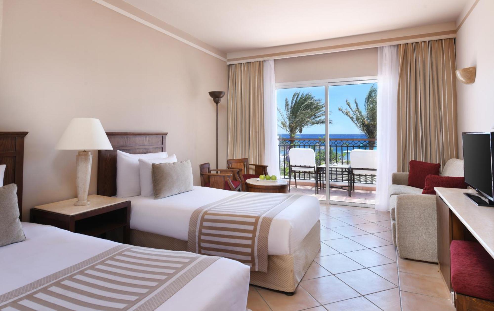 Superior Queen or Twin Bed Sea View