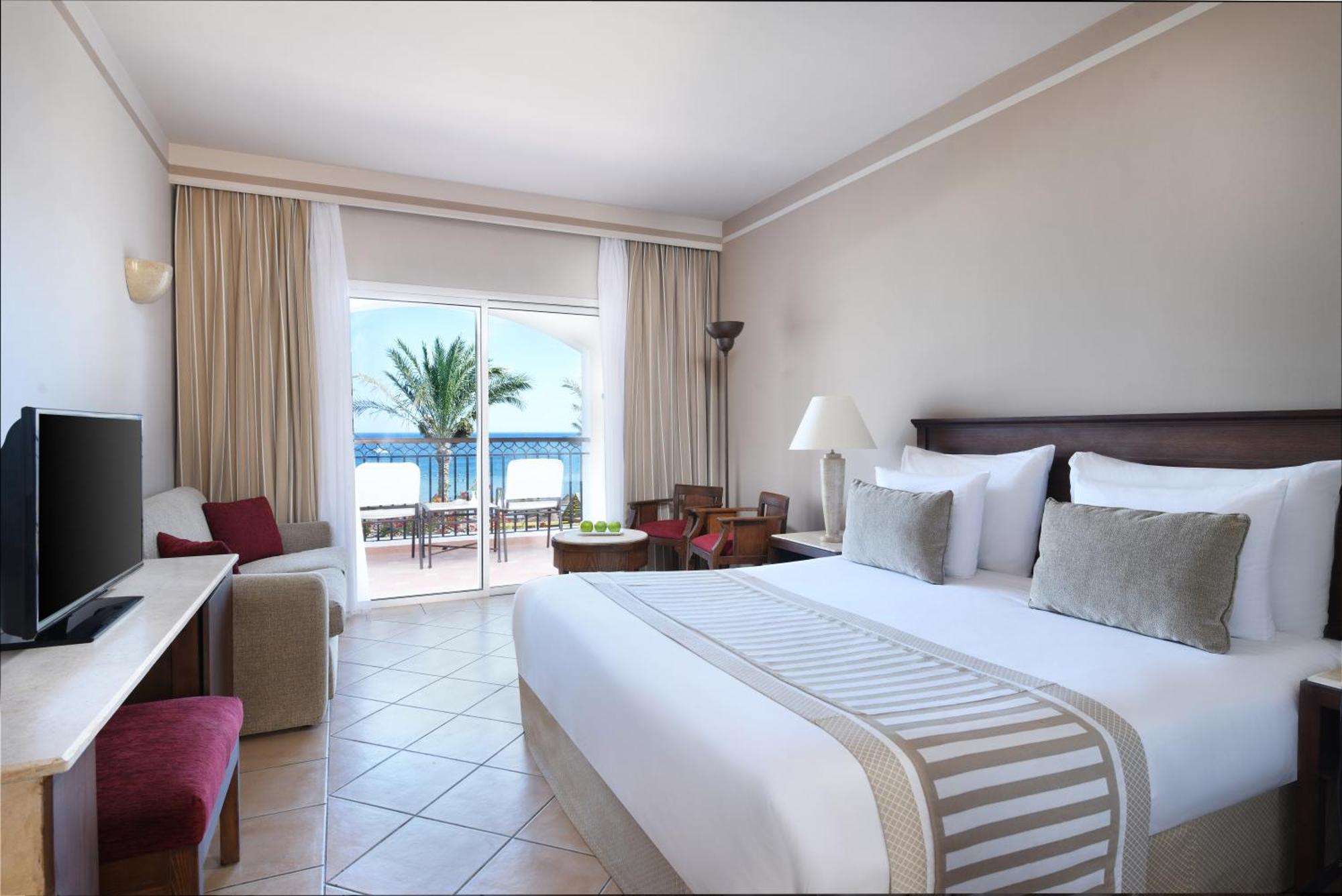 Superior Queen or Twin Bed Sea View