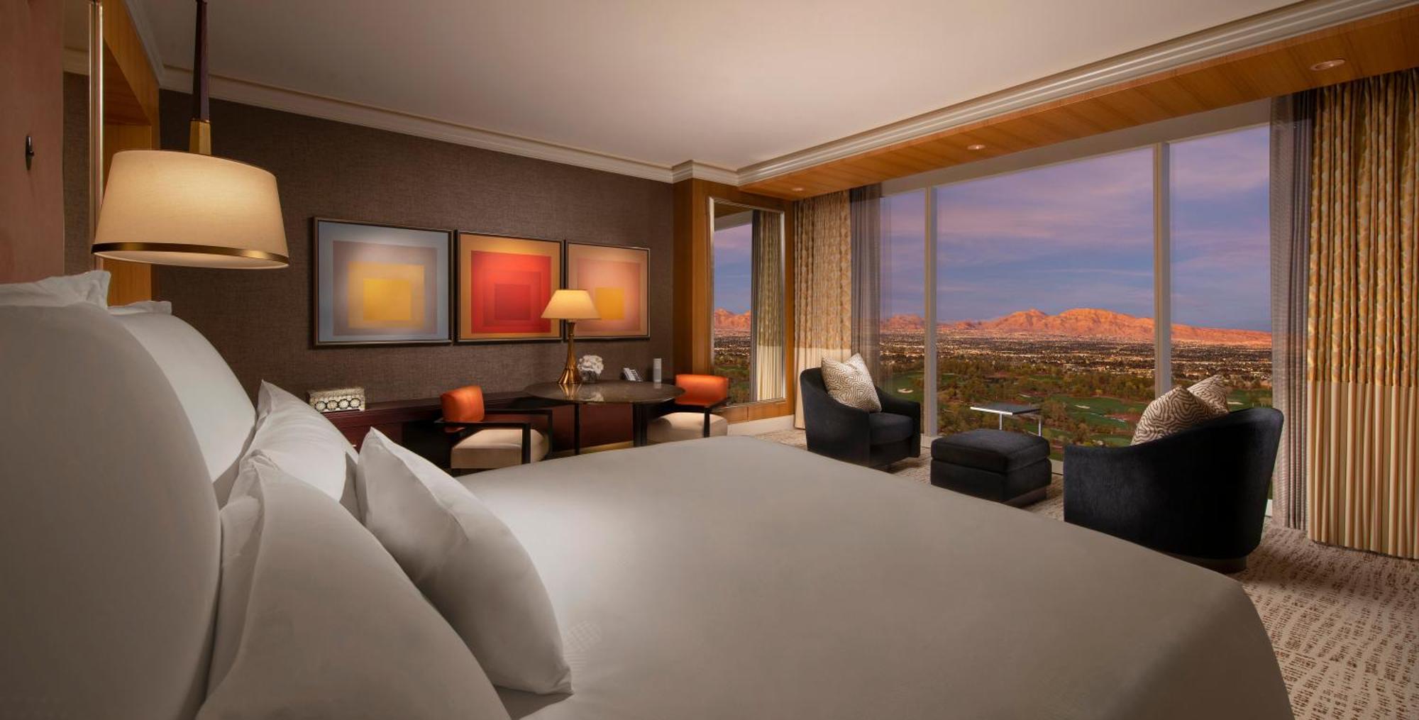 Wynn Resort King Check at Wynn