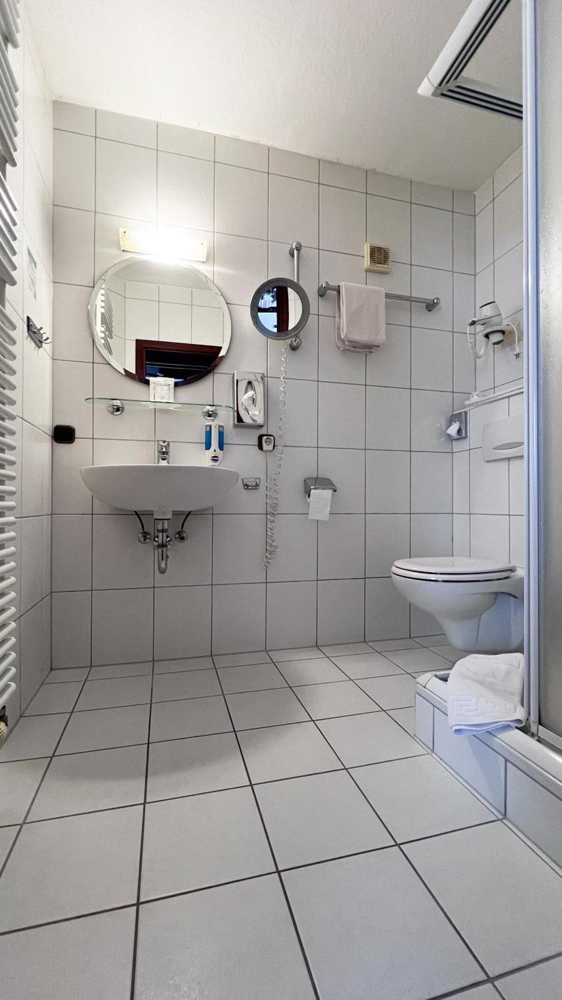 Single Room Bathroom