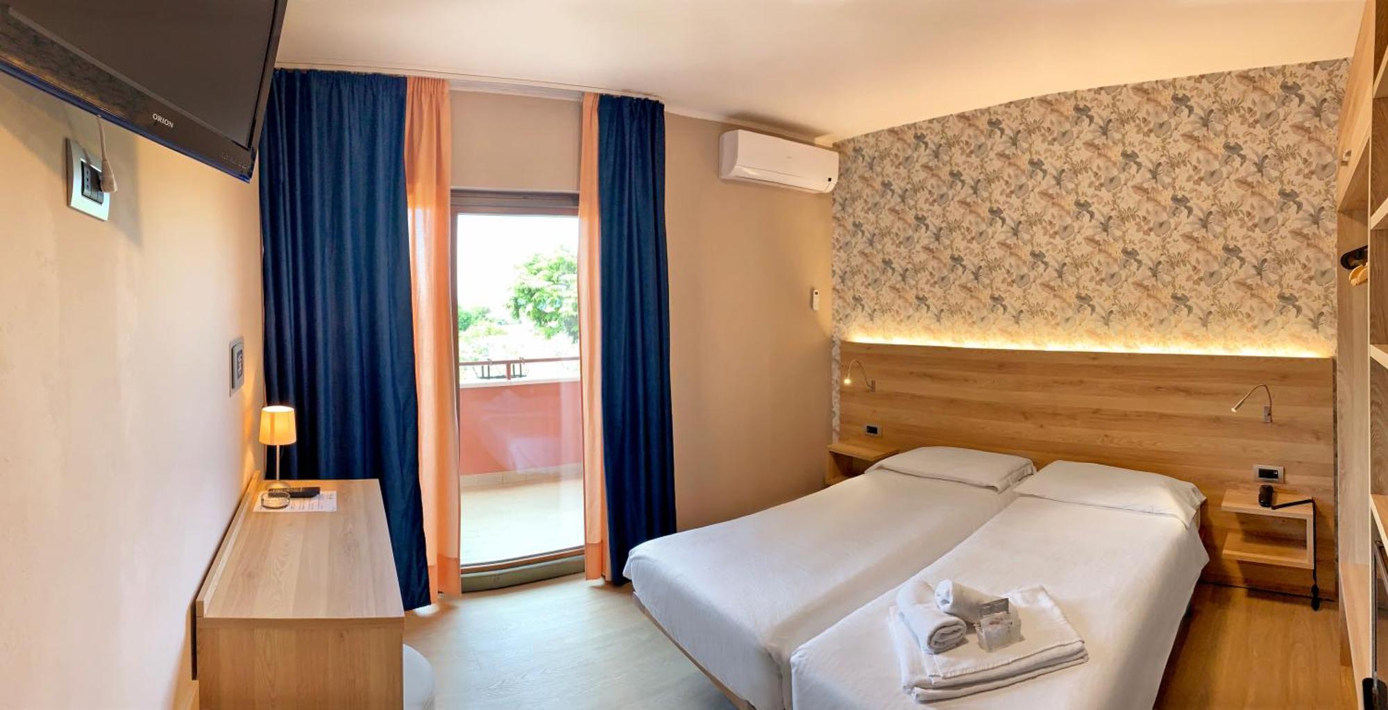 Double or Twin Room Balcony