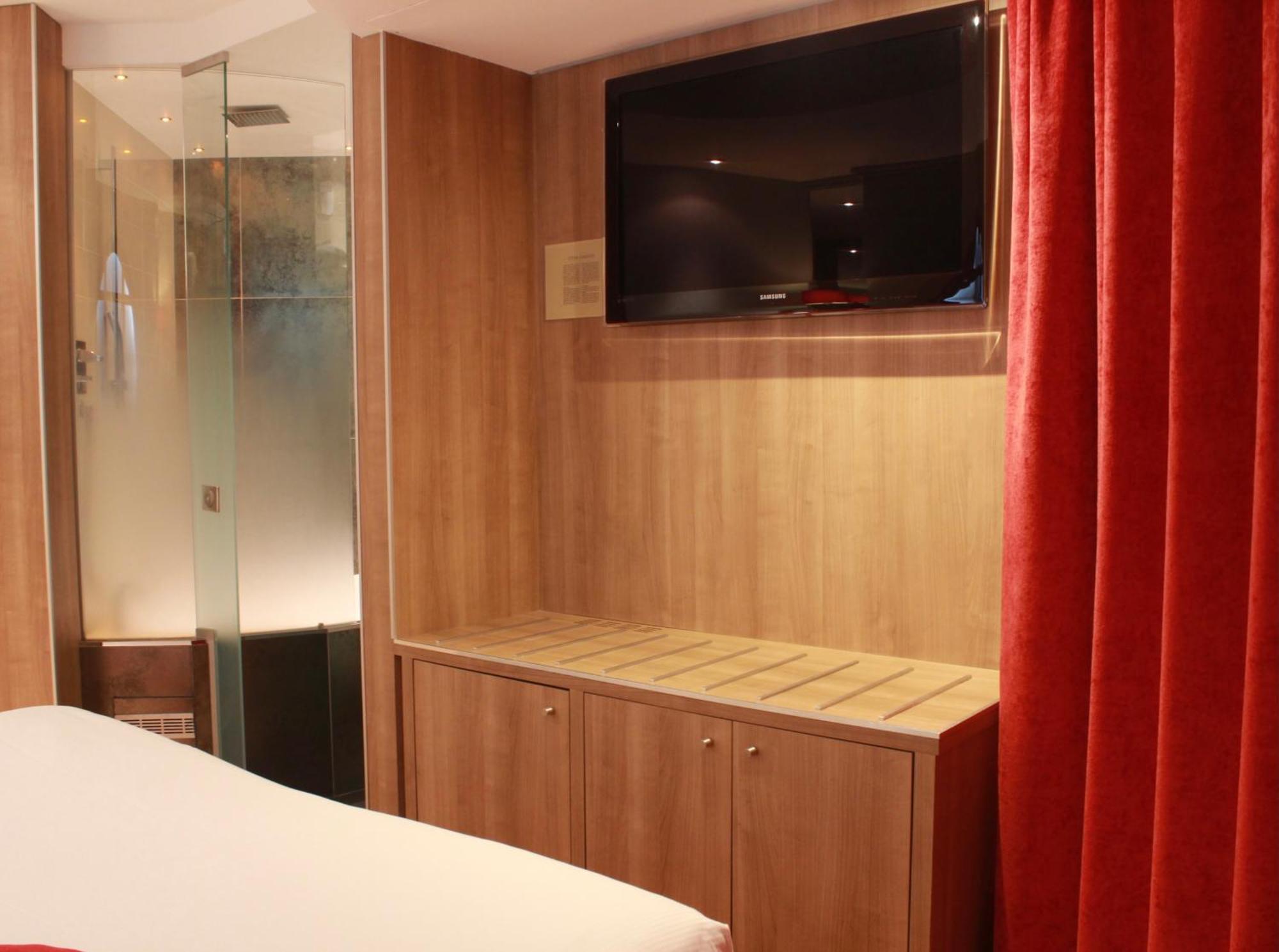 Double Room Opéra Garnier Jacuzzi