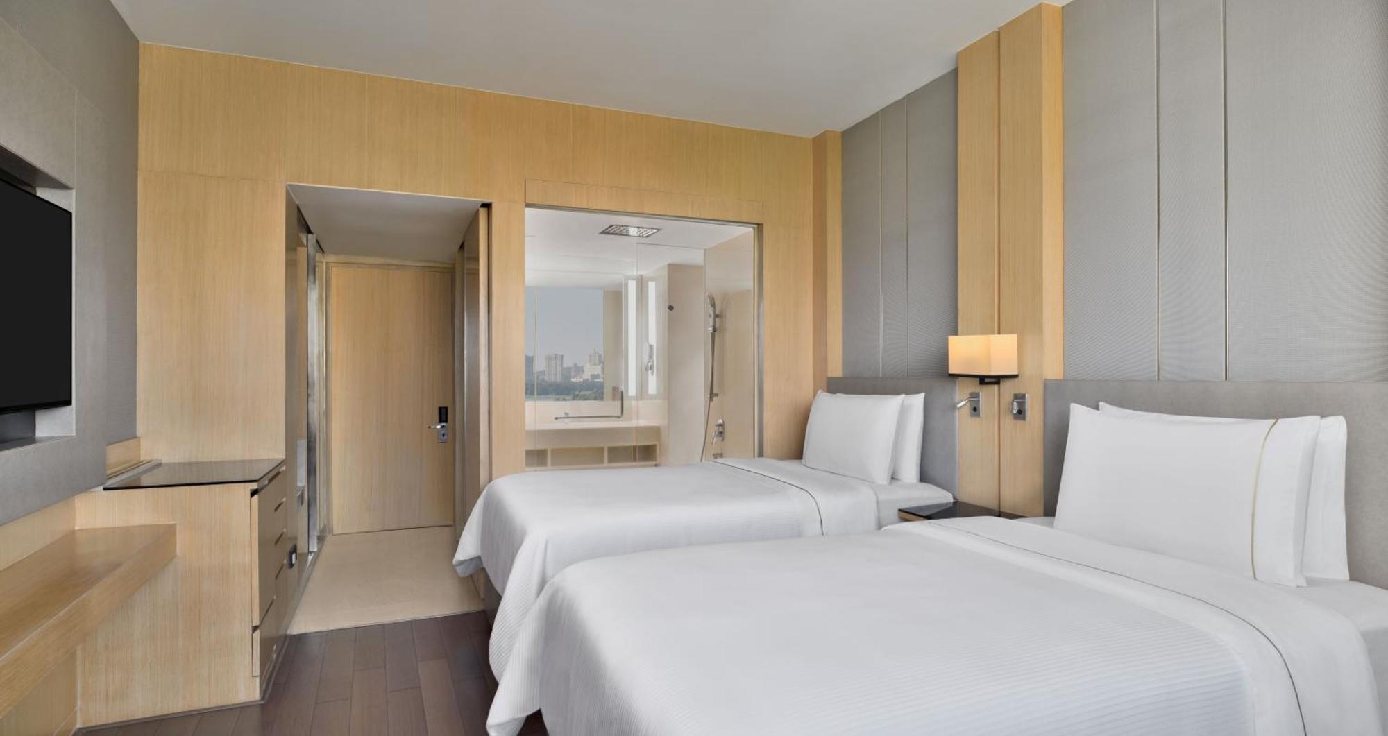 Guest Room 2 Double Bed Lake View Curated high-tea experience & enjoy on F&B Spa