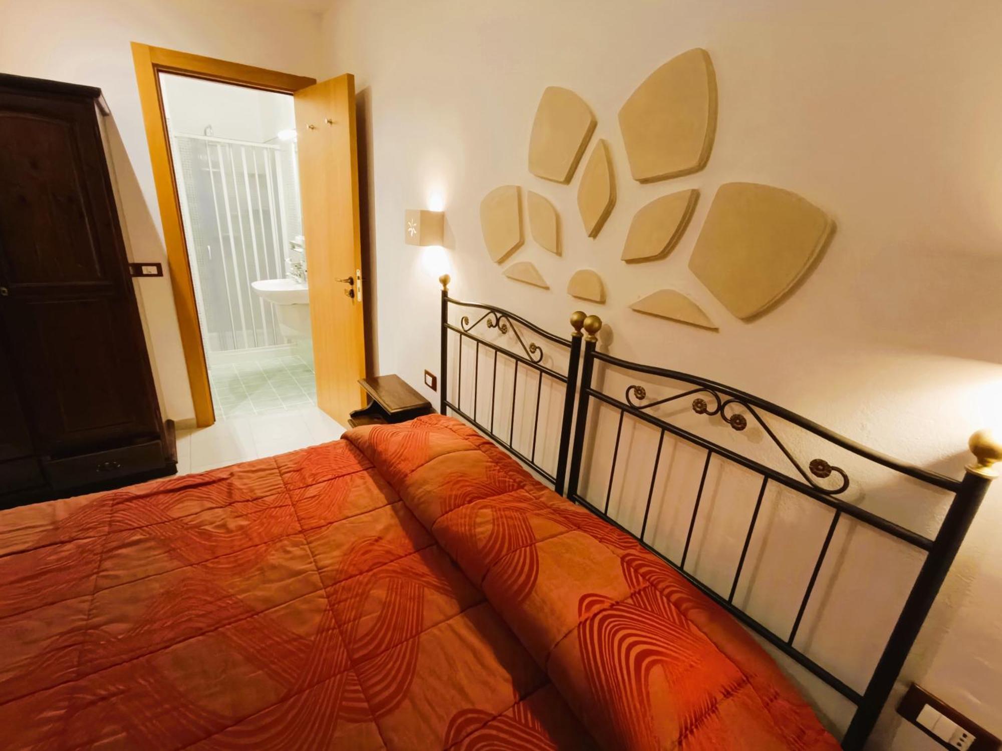 Double Room Private Bathroom