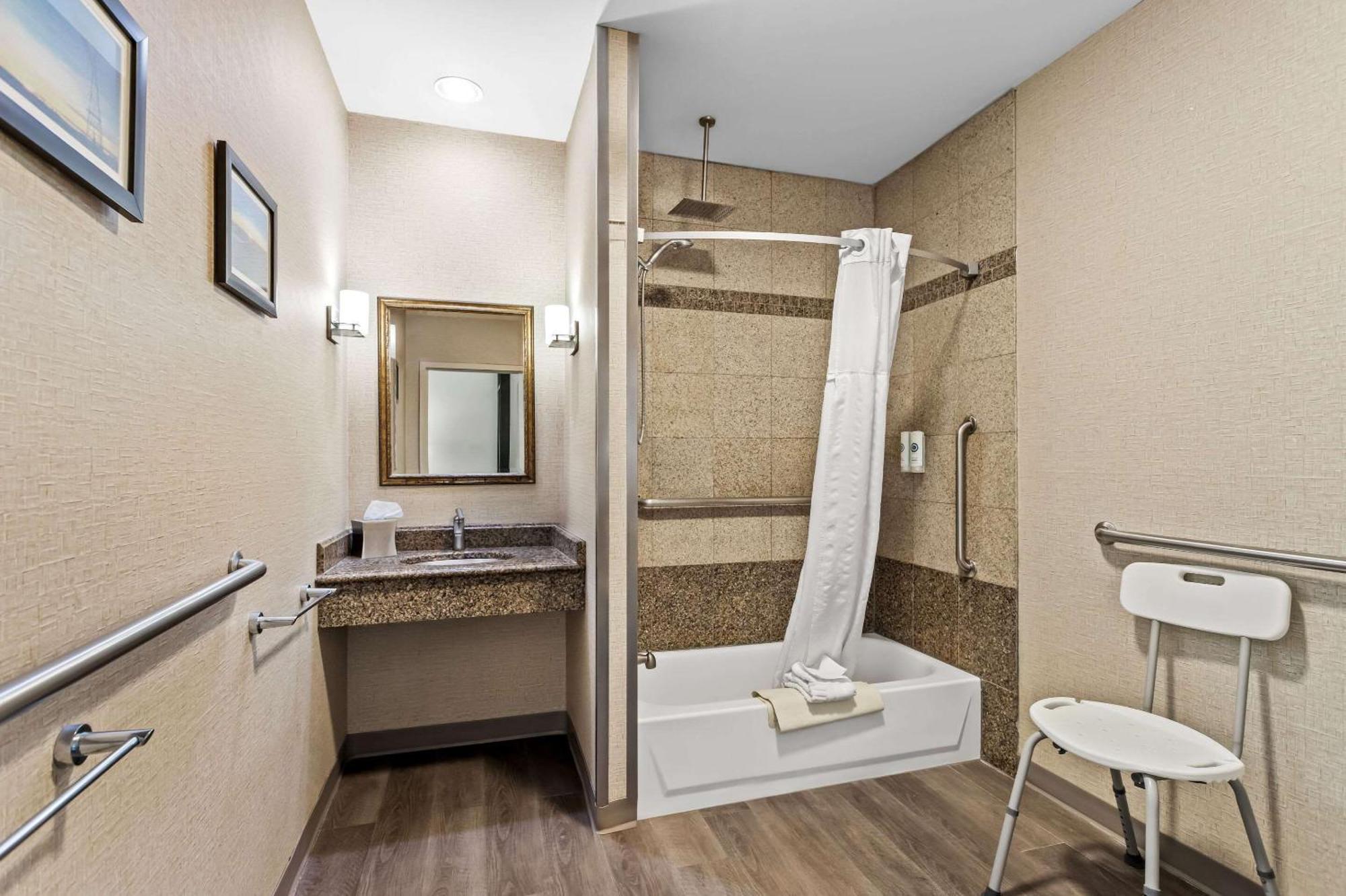 King Suite Accessible or Non-Smoking