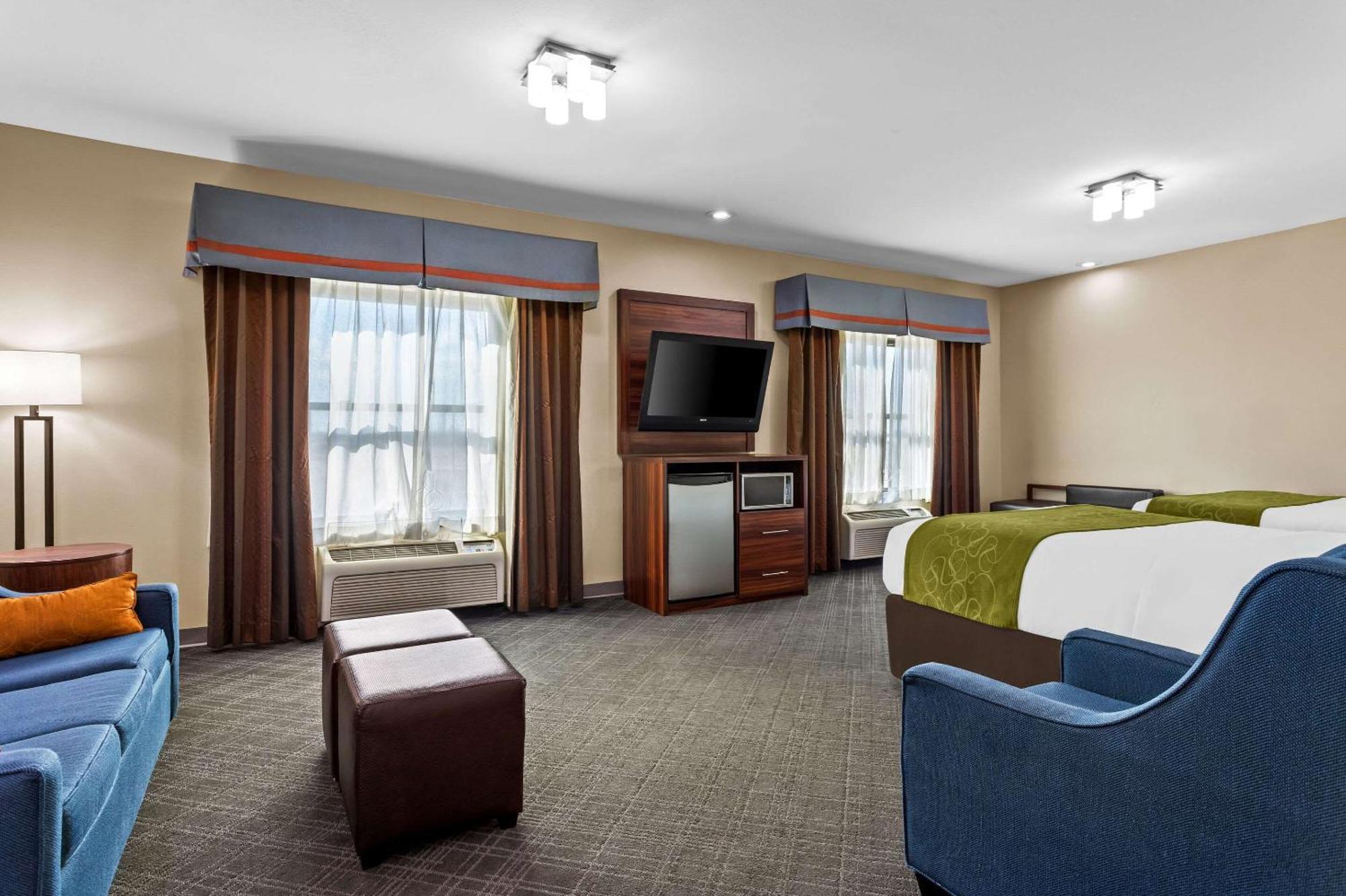 Queen Suite Two Queen Beds Accessible or Non-Smoking