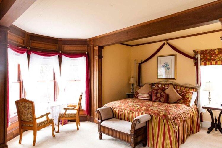 Bessie Strauss Room King Room Ocean View