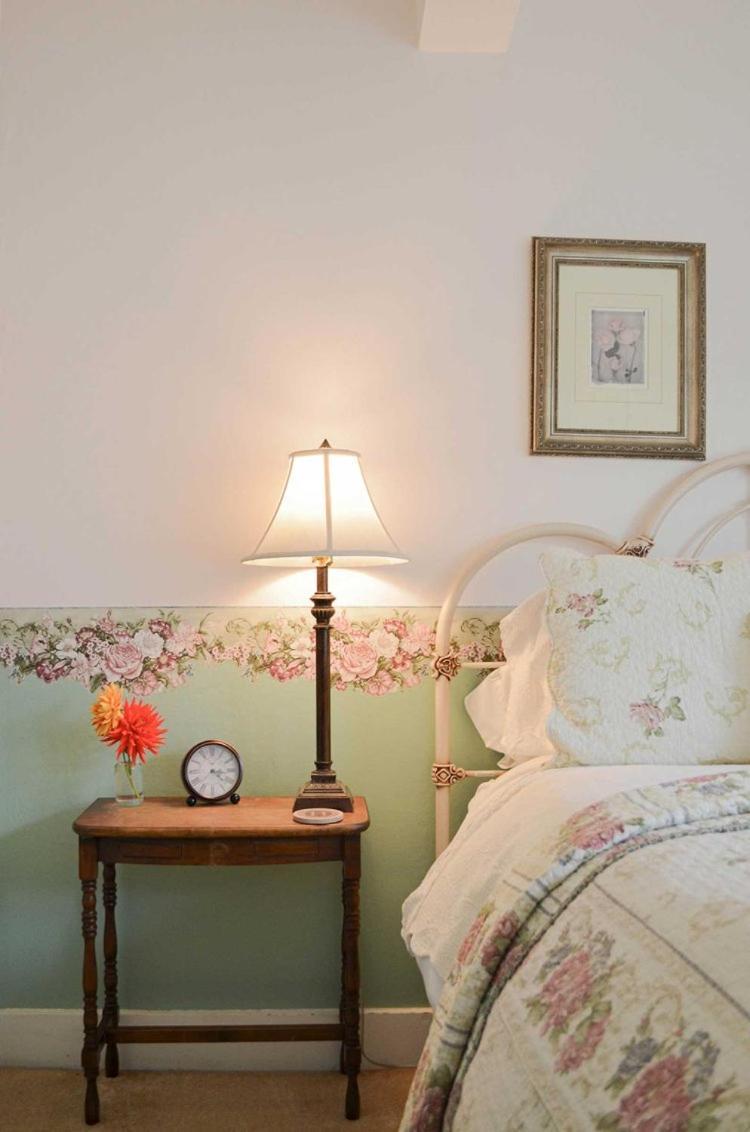 Annie's Room Standard Queen
