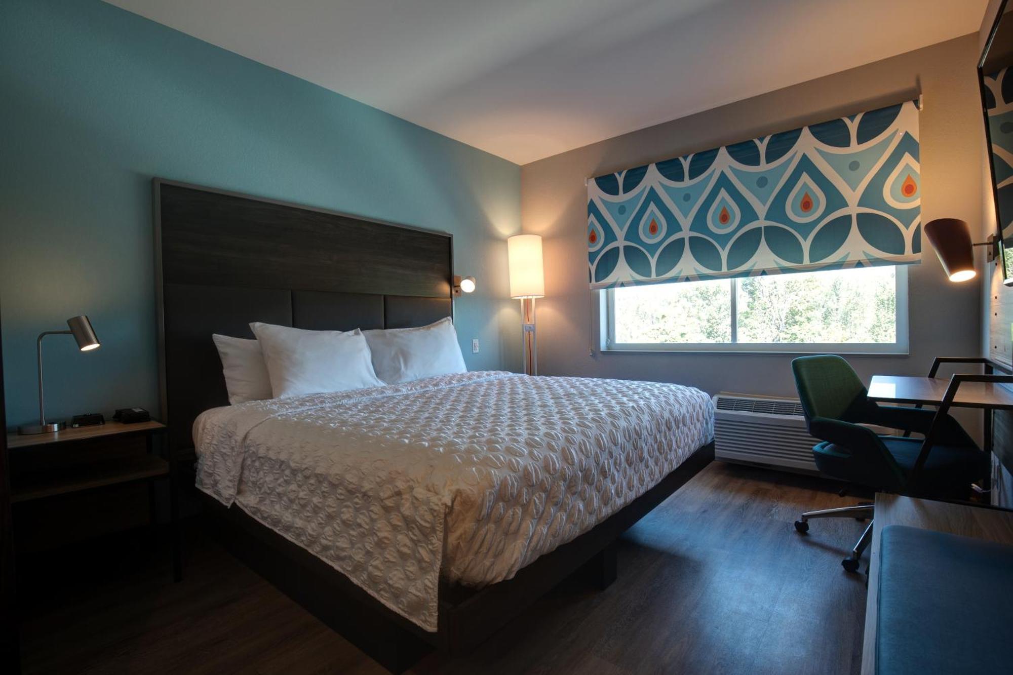 Standard King Room