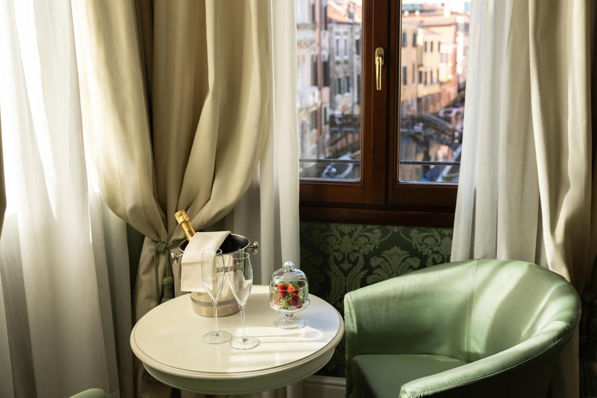 Premium Double Room Canal View