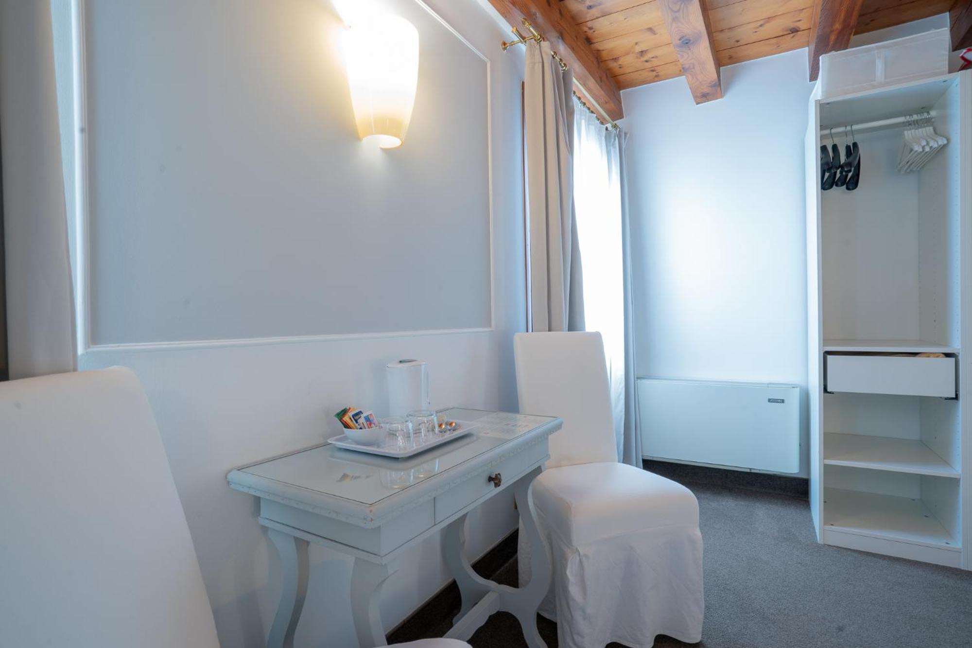 Superior Double Room Canal View
