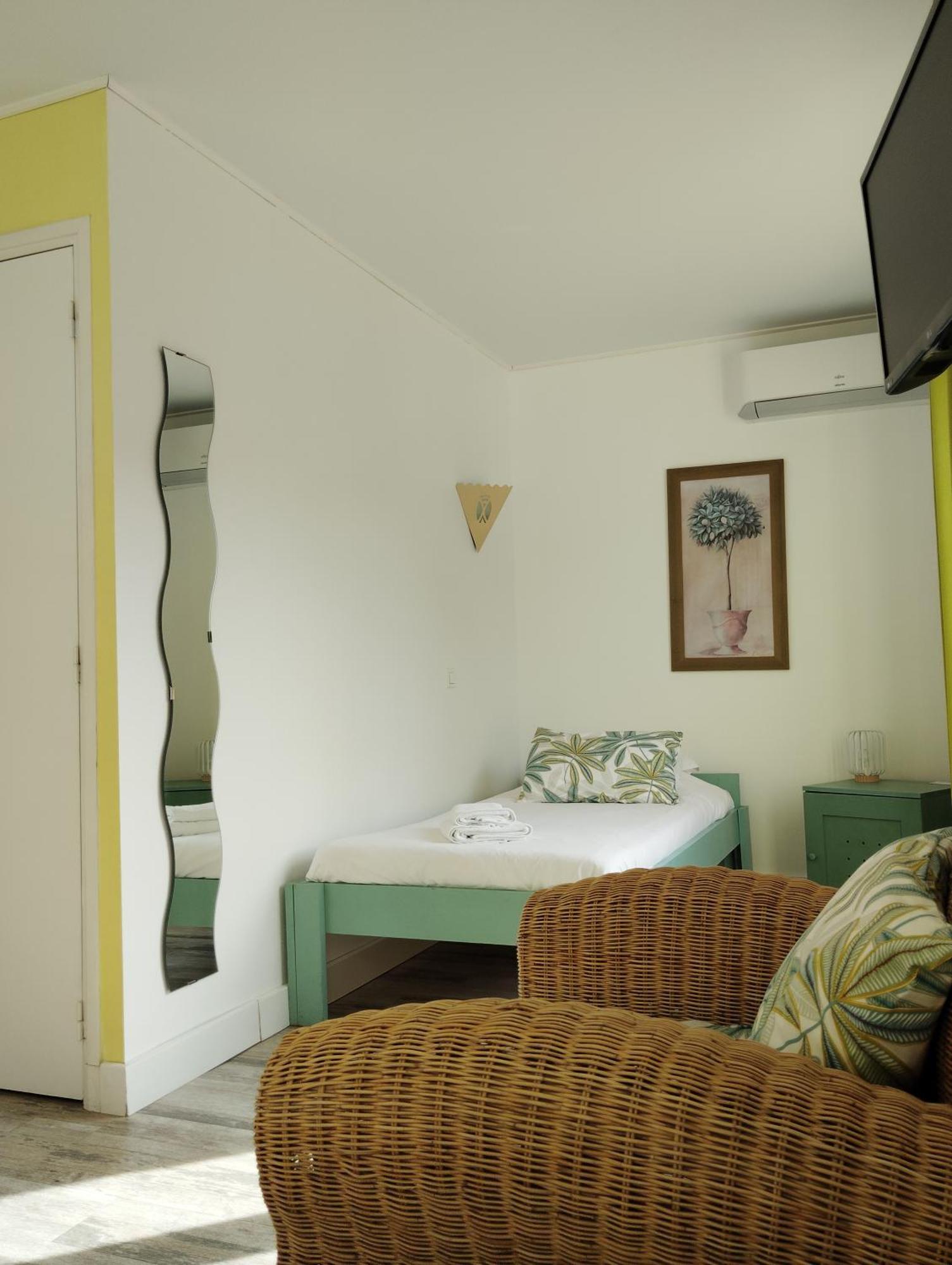 Triple Room Road Side