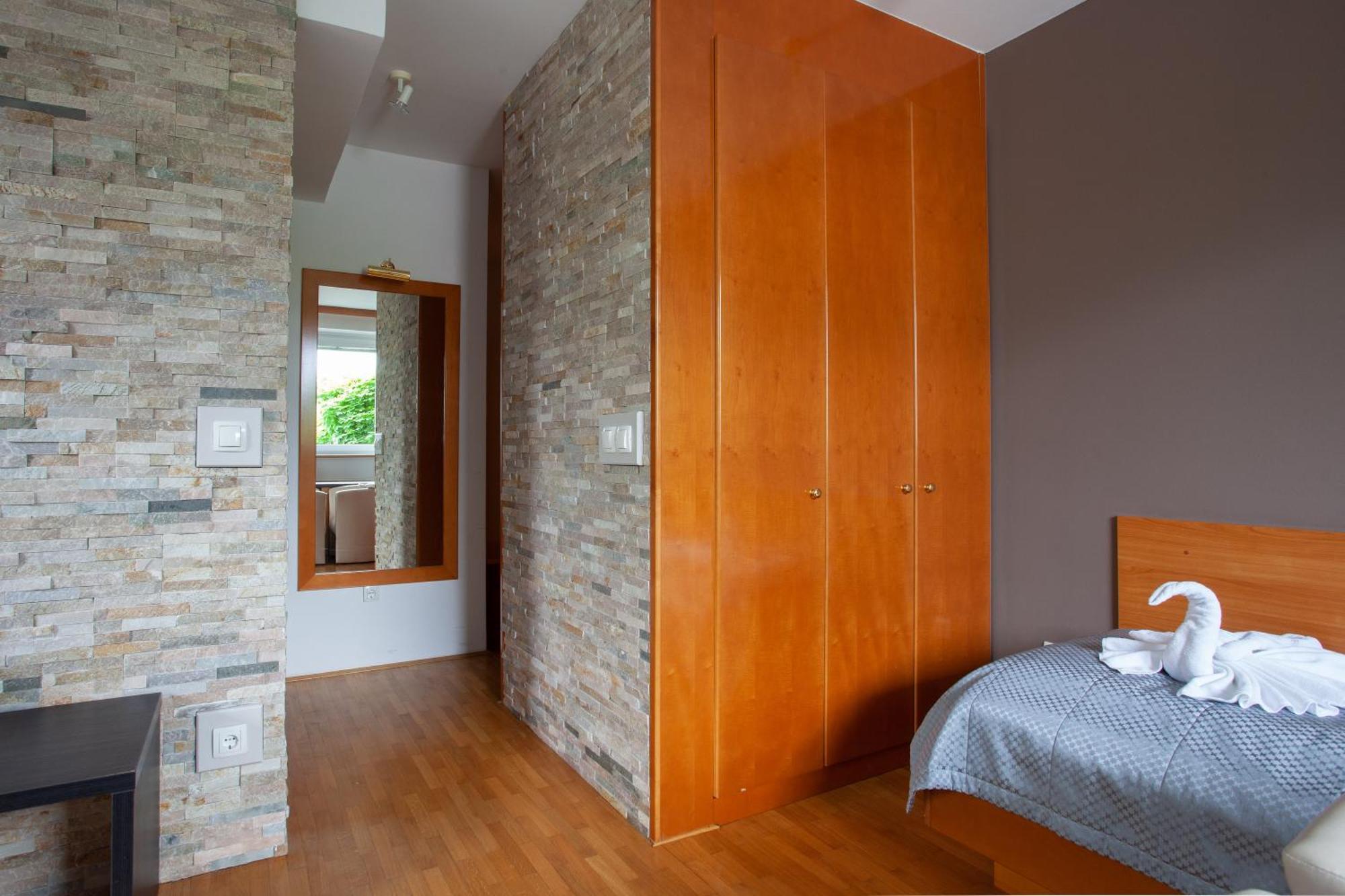 Basic Triple Room