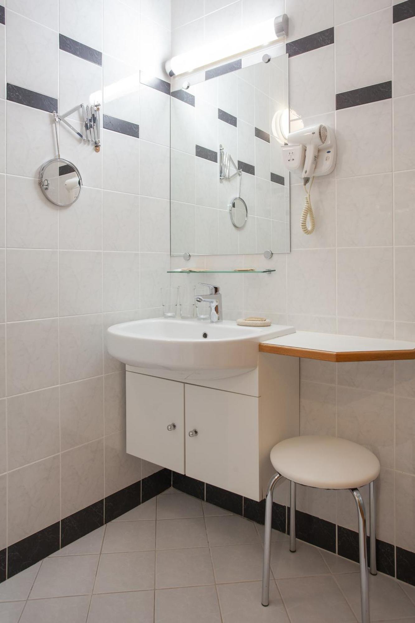 Basic Triple Room