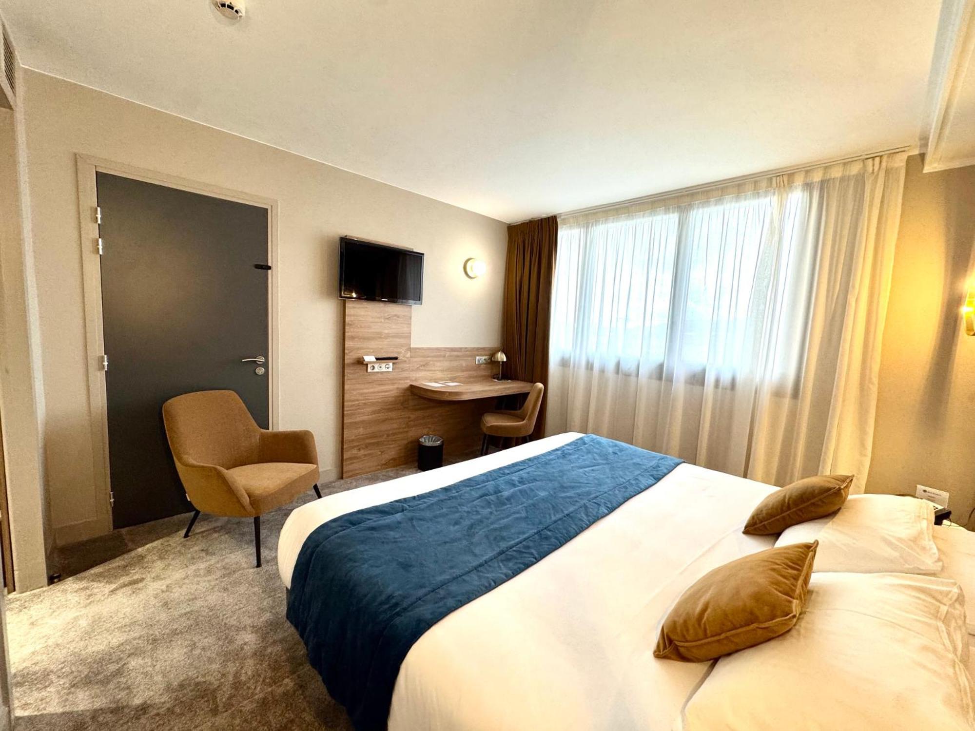 Standard King Room