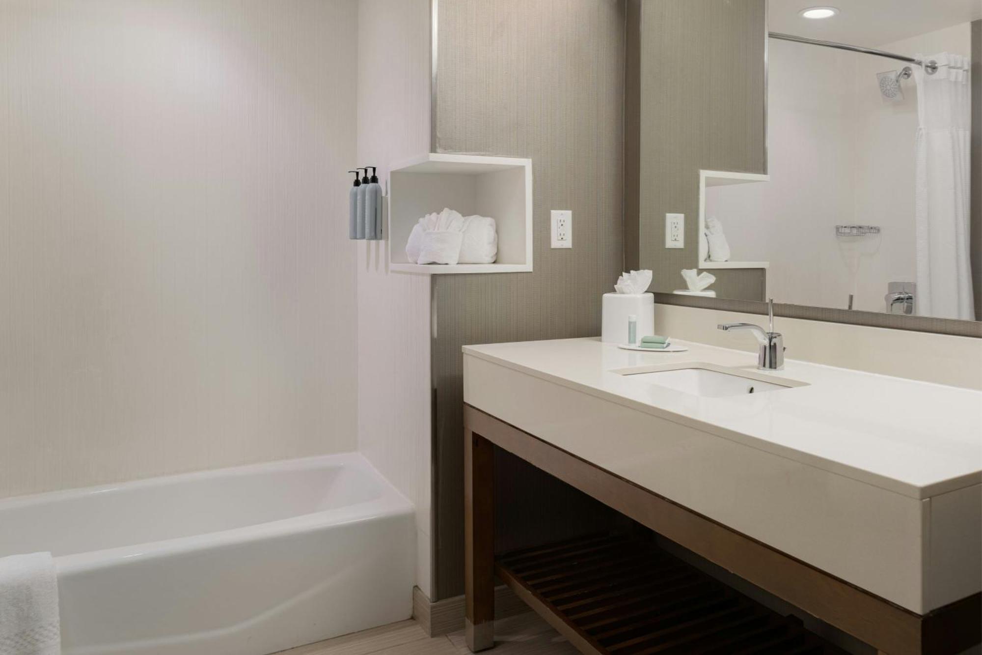 Queen Room Two Queen Beds Hearing Accessible