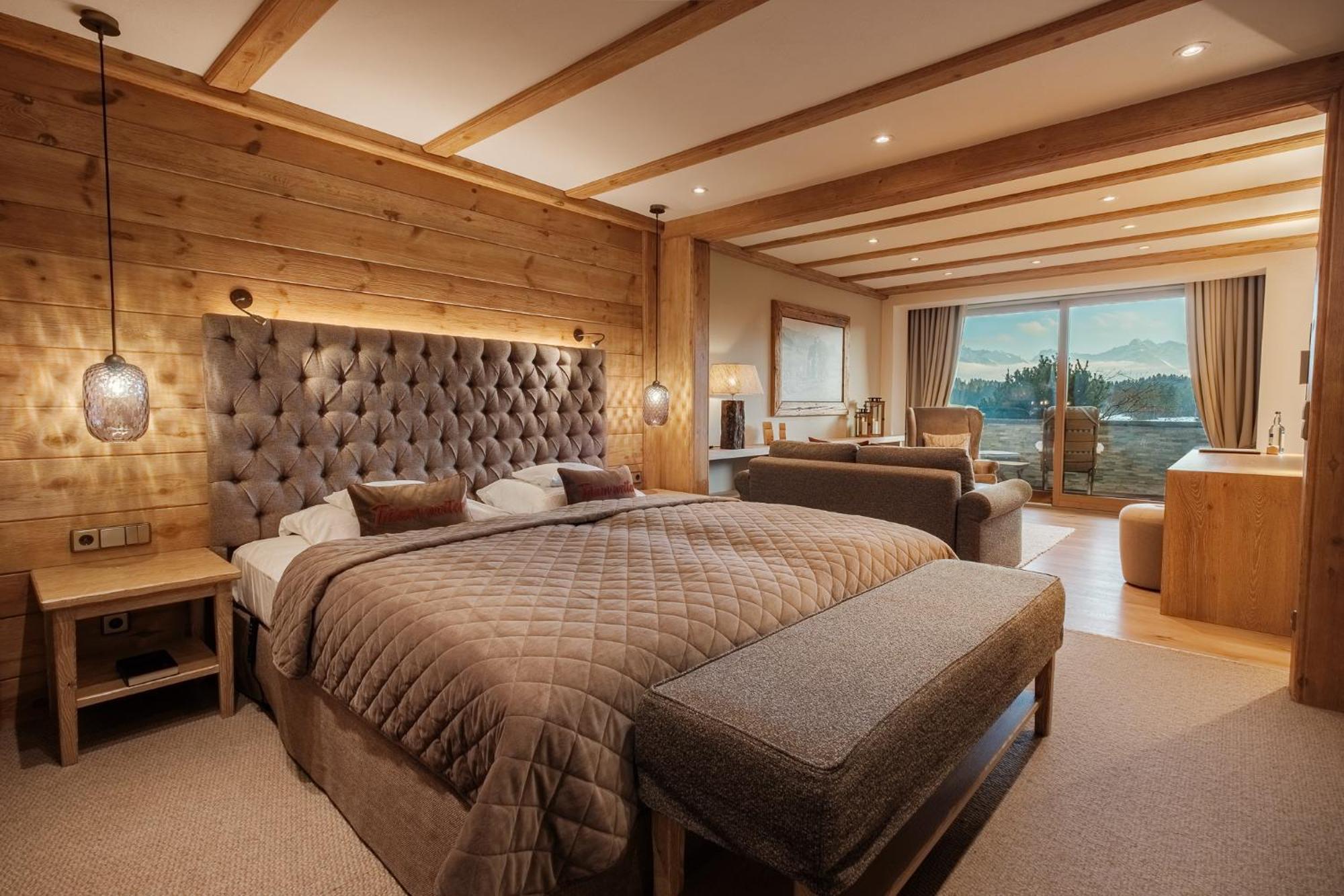 Deluxe Room,1759135439:JPEG